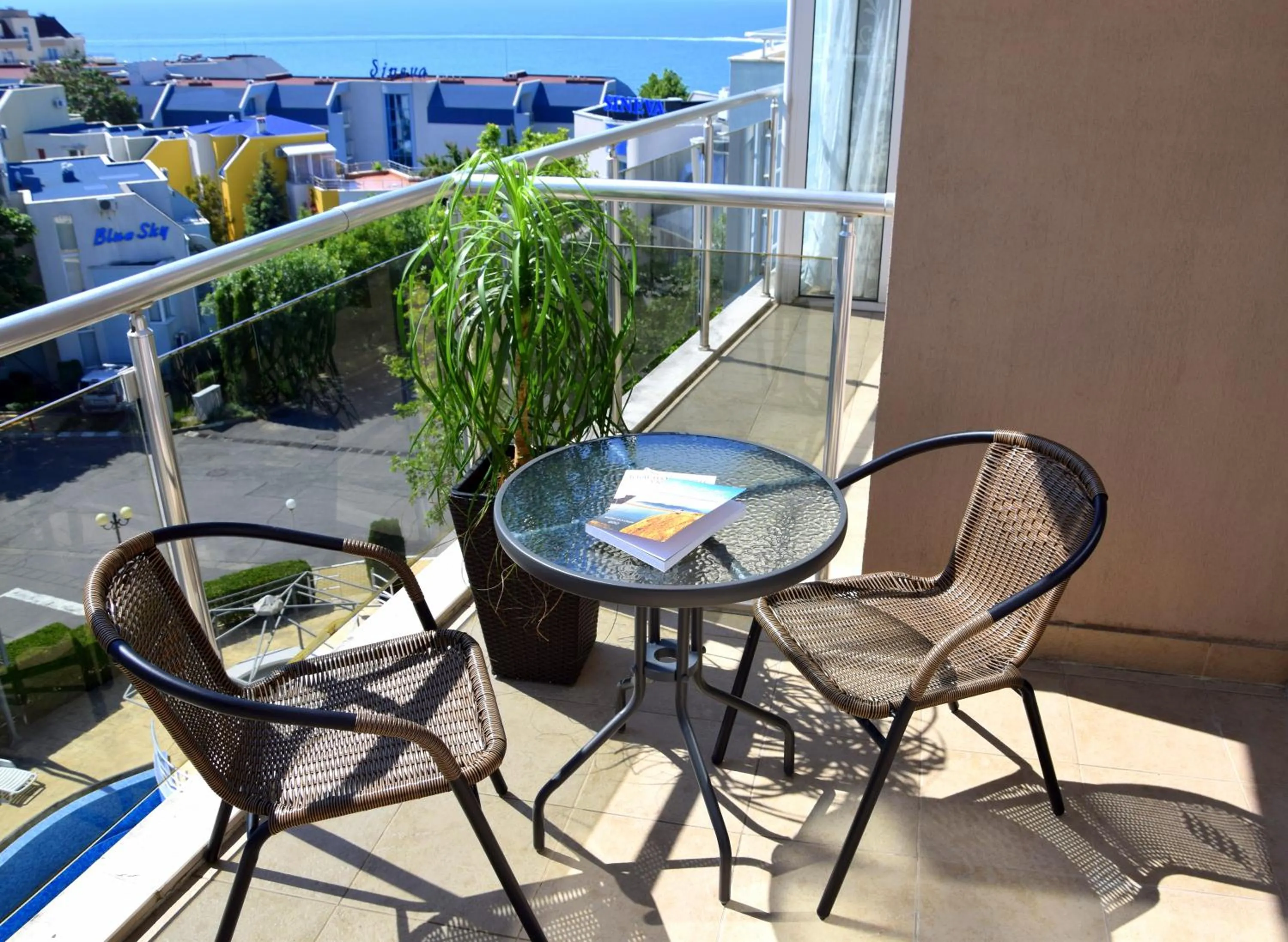 Patio in Sineva Del Sol Apartments