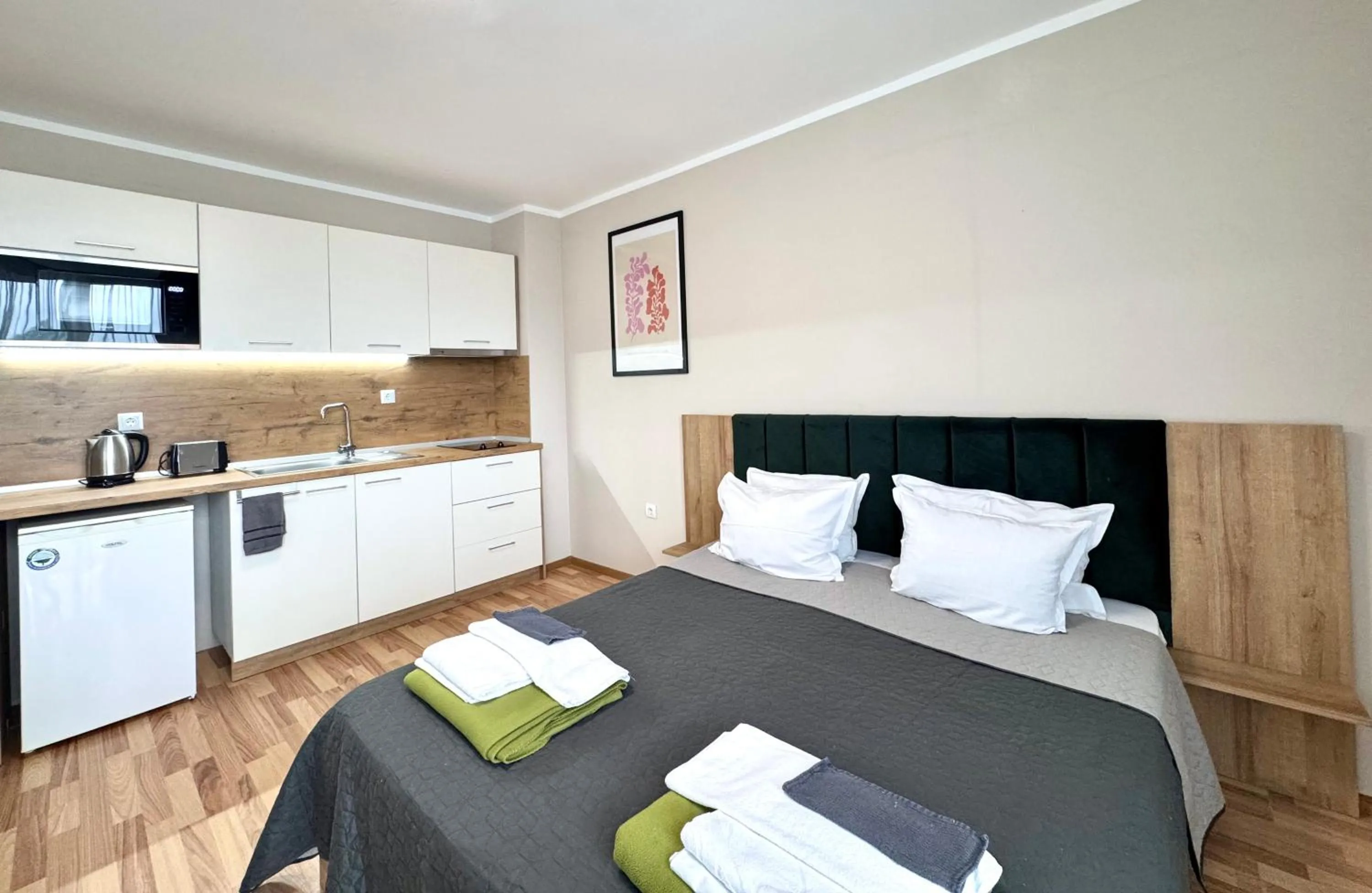 Bed in Sineva Del Sol Apartments