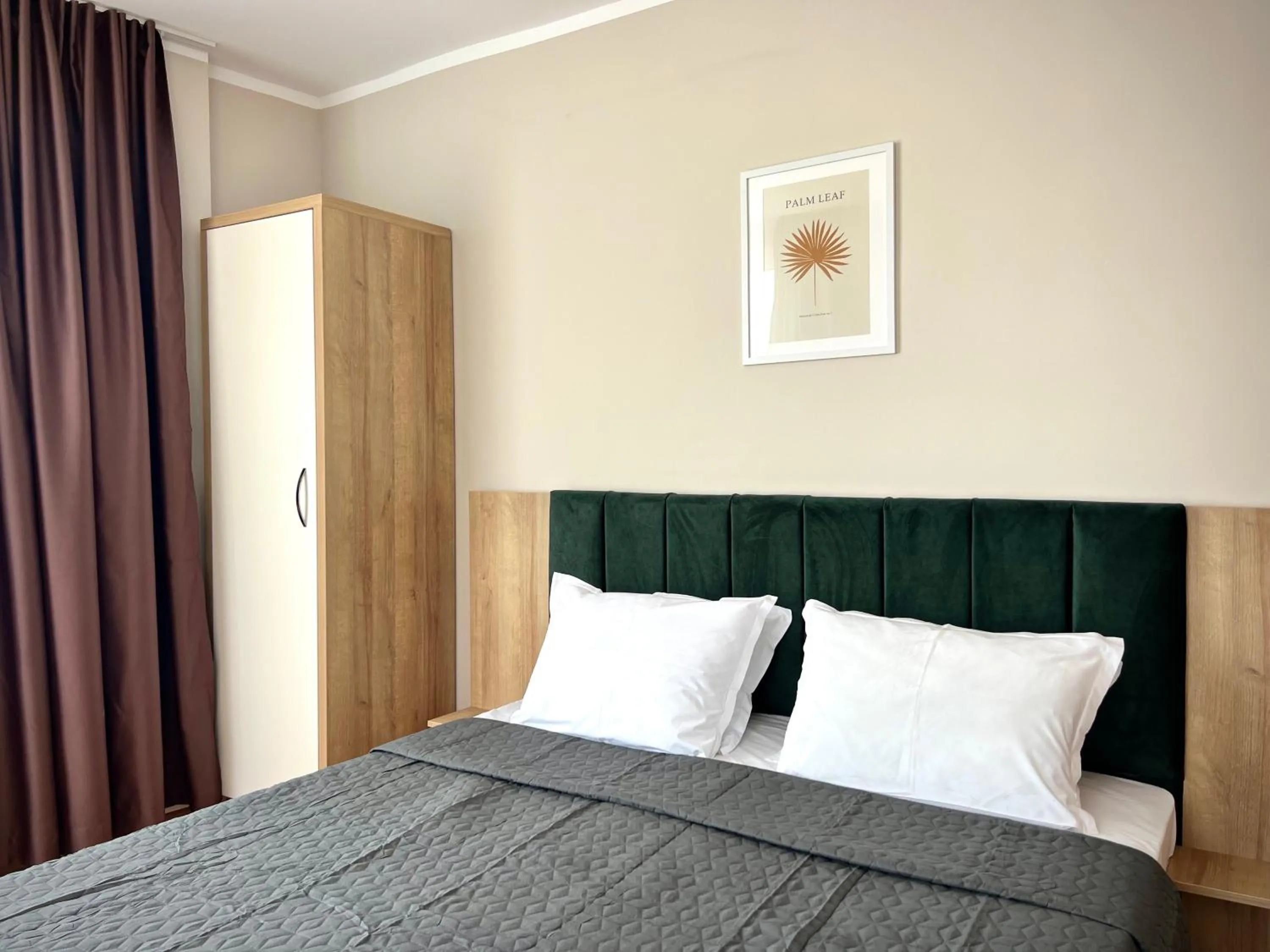 Bed in Sineva Del Sol Apartments