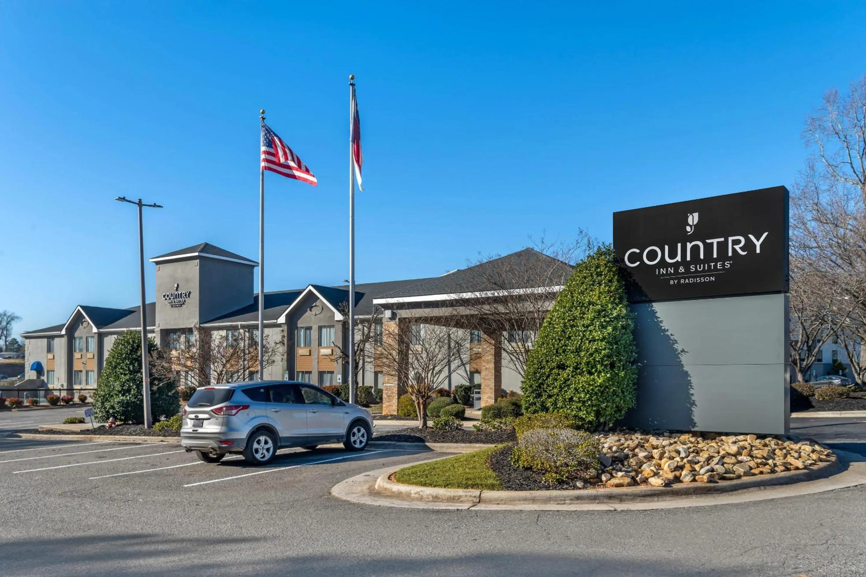 Property building in Country Inn & Suites by Radisson, Shelby, NC