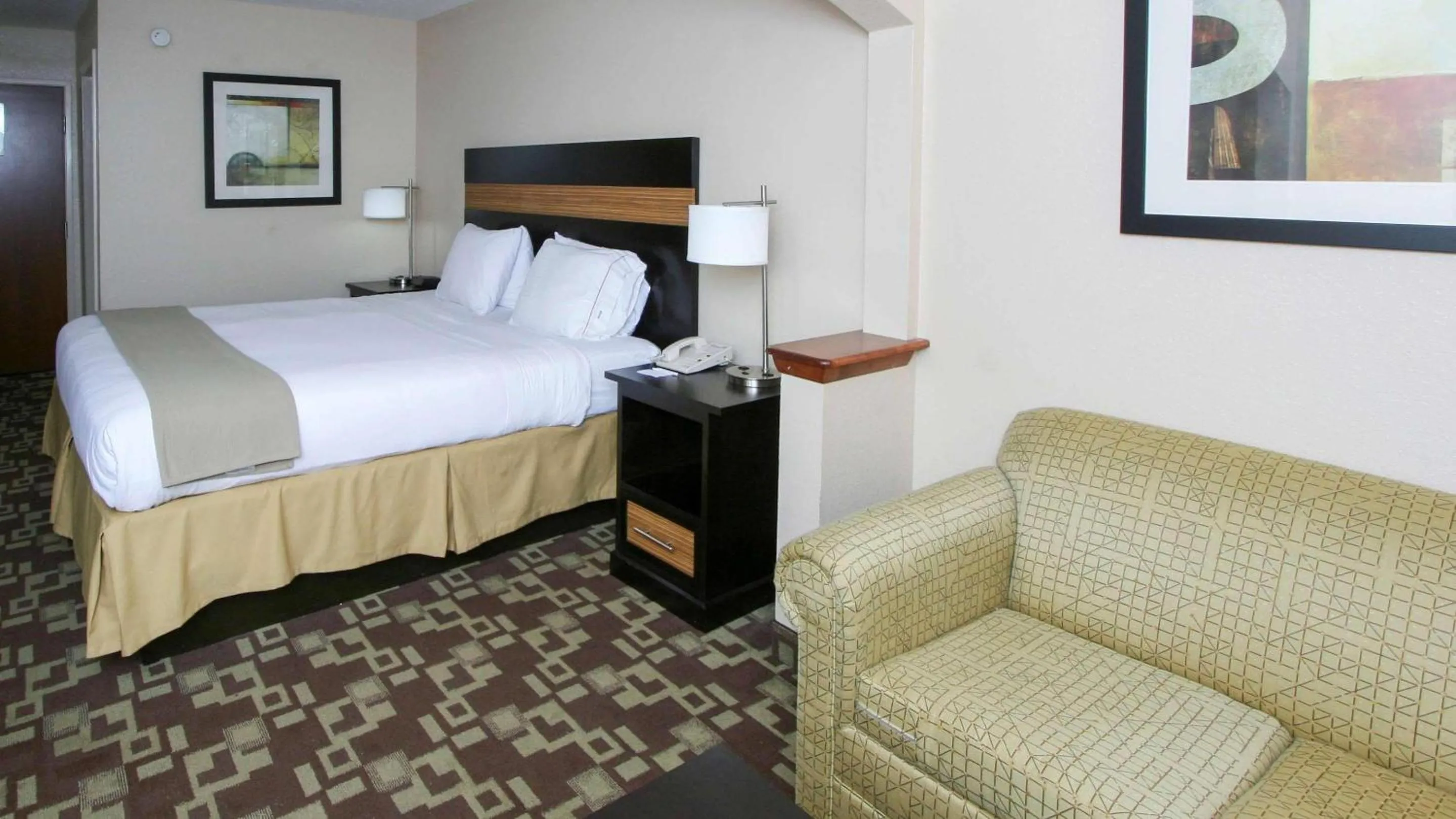 Bedroom, Bed in Country Inn & Suites by Radisson, Shelby, NC