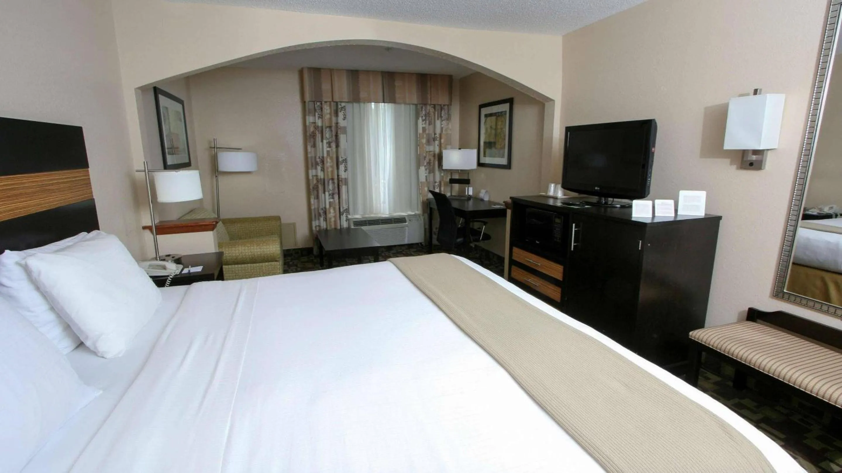 Bedroom, Bed in Country Inn & Suites by Radisson, Shelby, NC