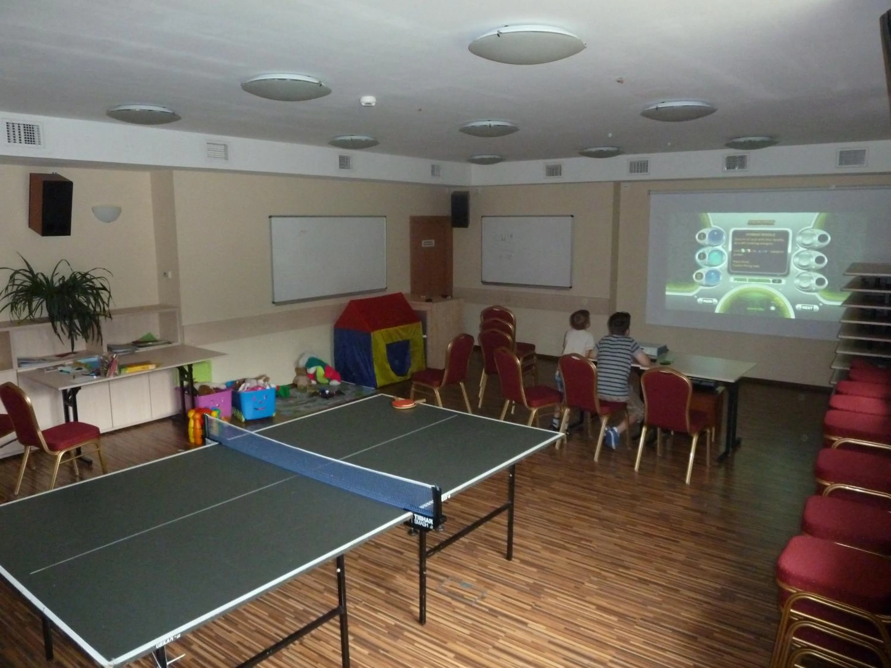 Communal lounge/ TV room in Hotel Concordia