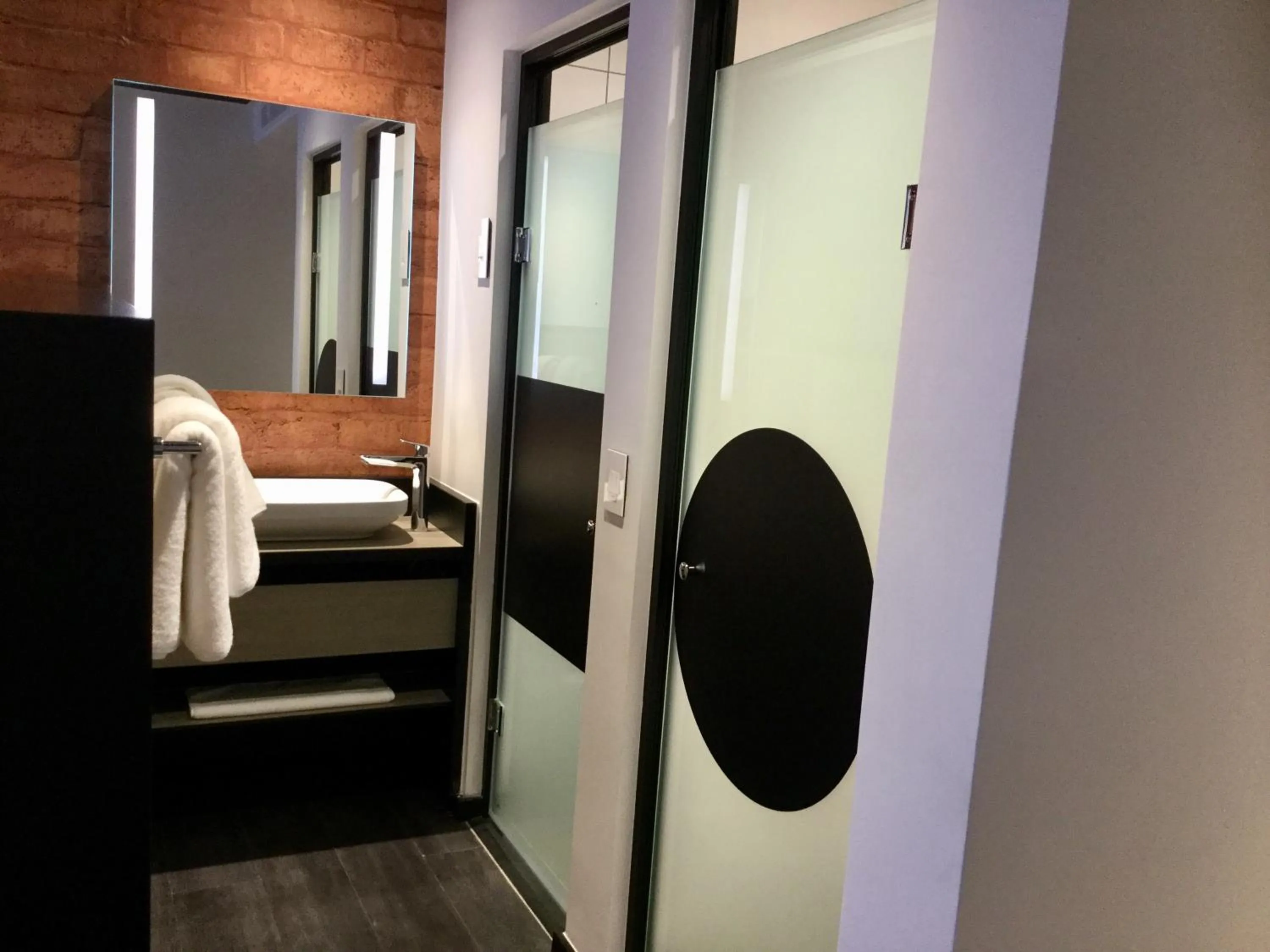 Bathroom, Bed in ONOMO Hotel Durban
