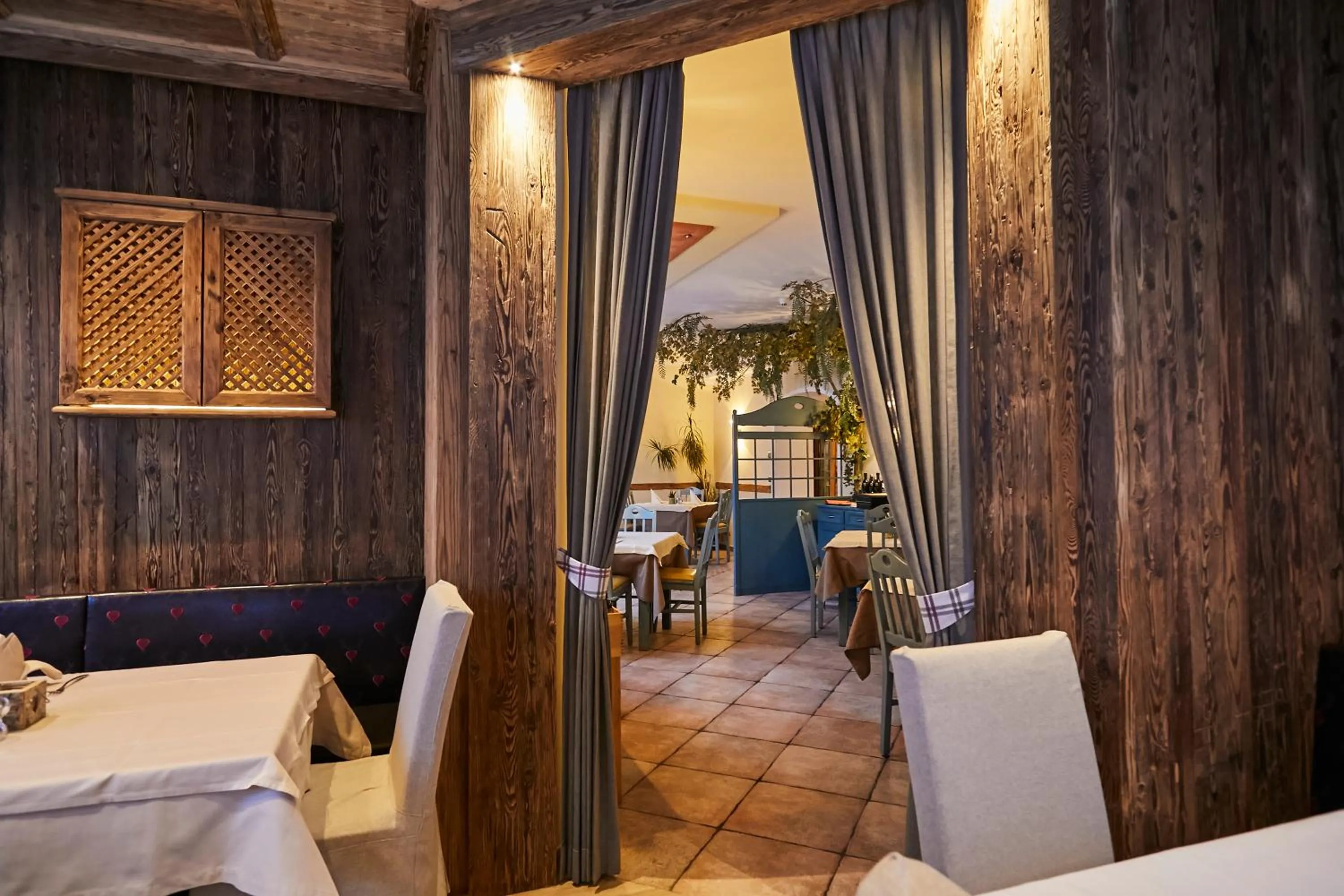 Restaurant/places to eat in Dolomit Boutique Hotel