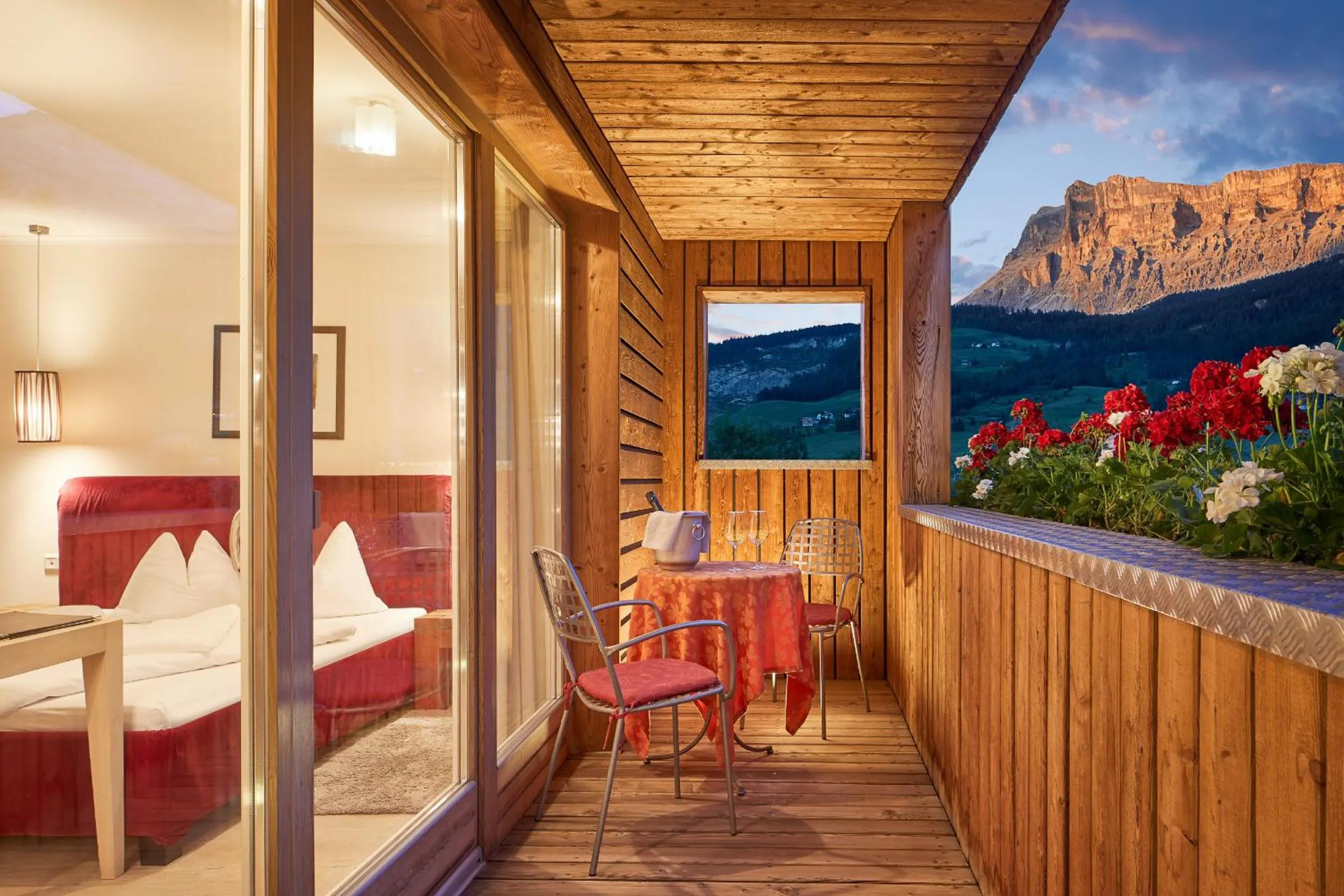 Balcony/Terrace, Bed in Dolomit Boutique Hotel