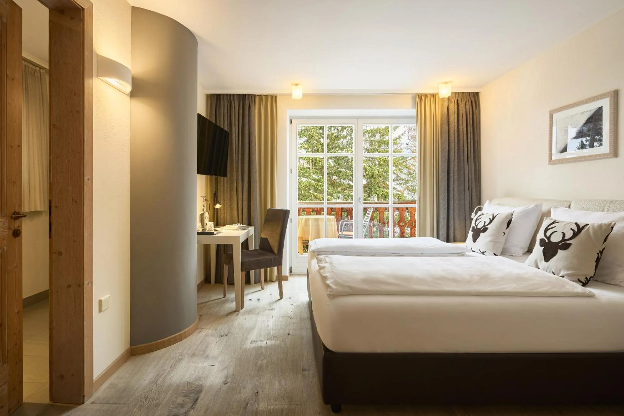 Bedroom, Bed in Dolomit Boutique Hotel
