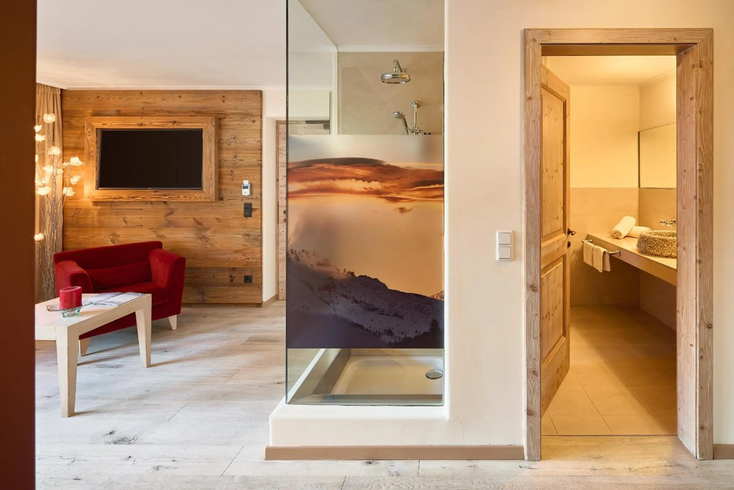 Bathroom, Bed in Dolomit Boutique Hotel