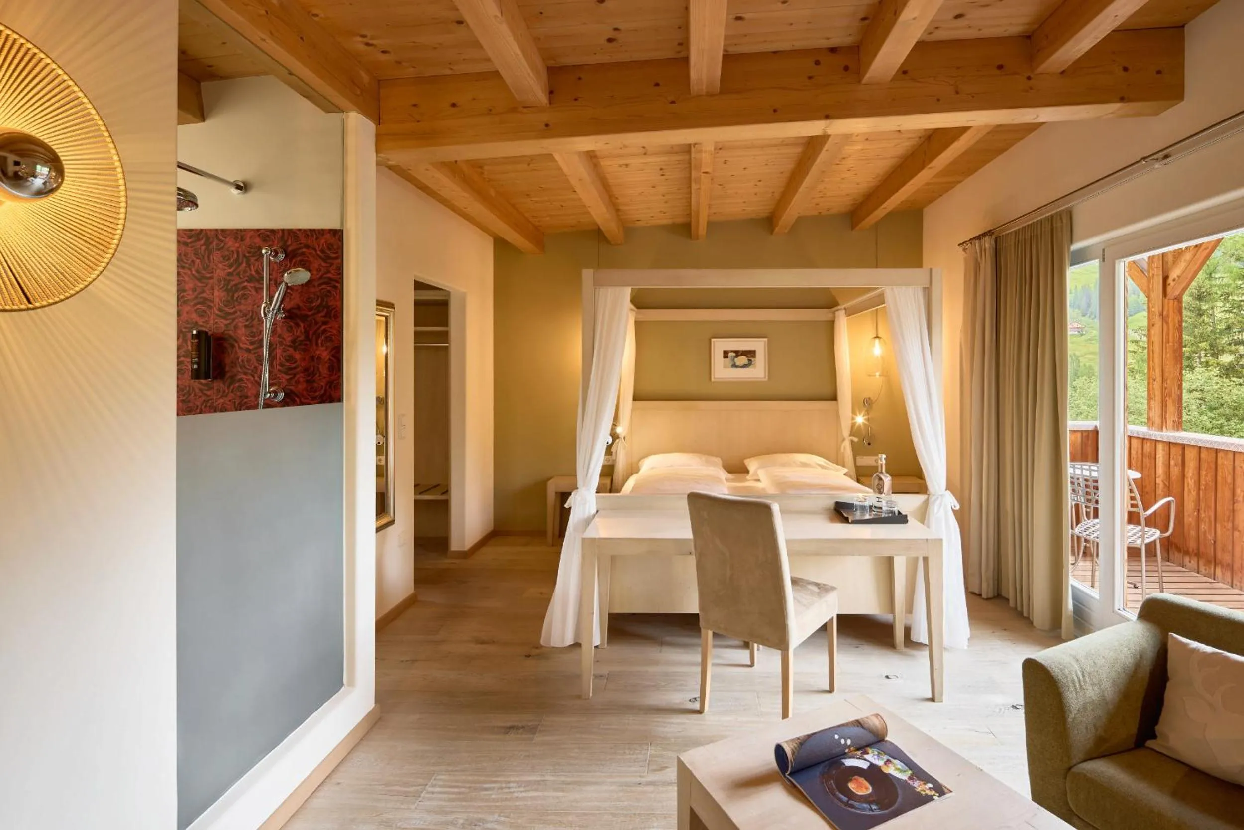 Bedroom, Bed in Dolomit Boutique Hotel