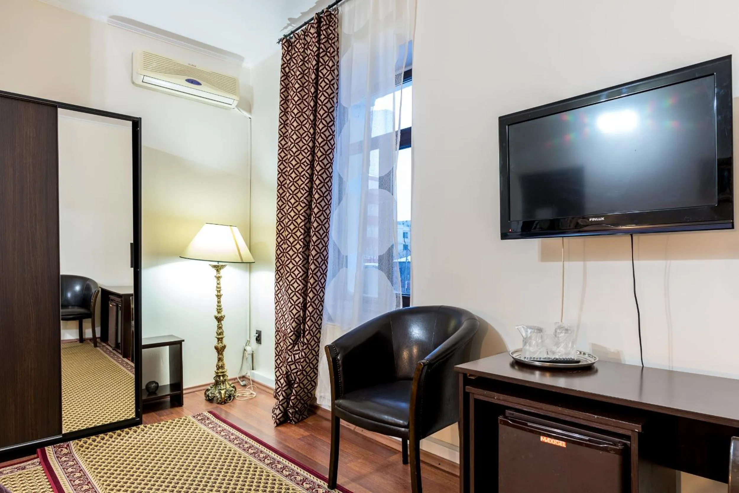 Photo of the whole room in Hotel Corso