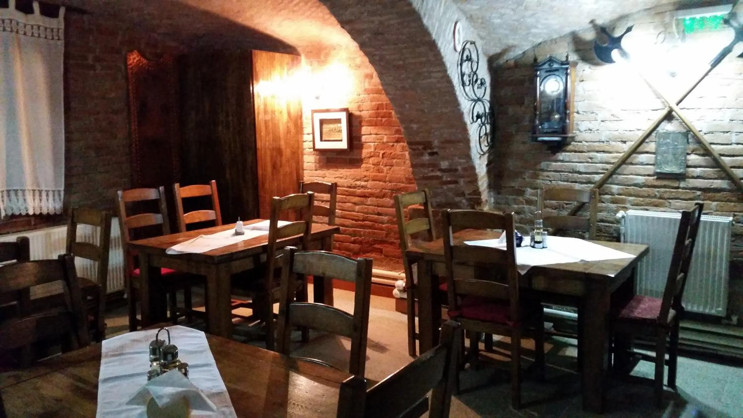 Restaurant/places to eat in Hotel Corso