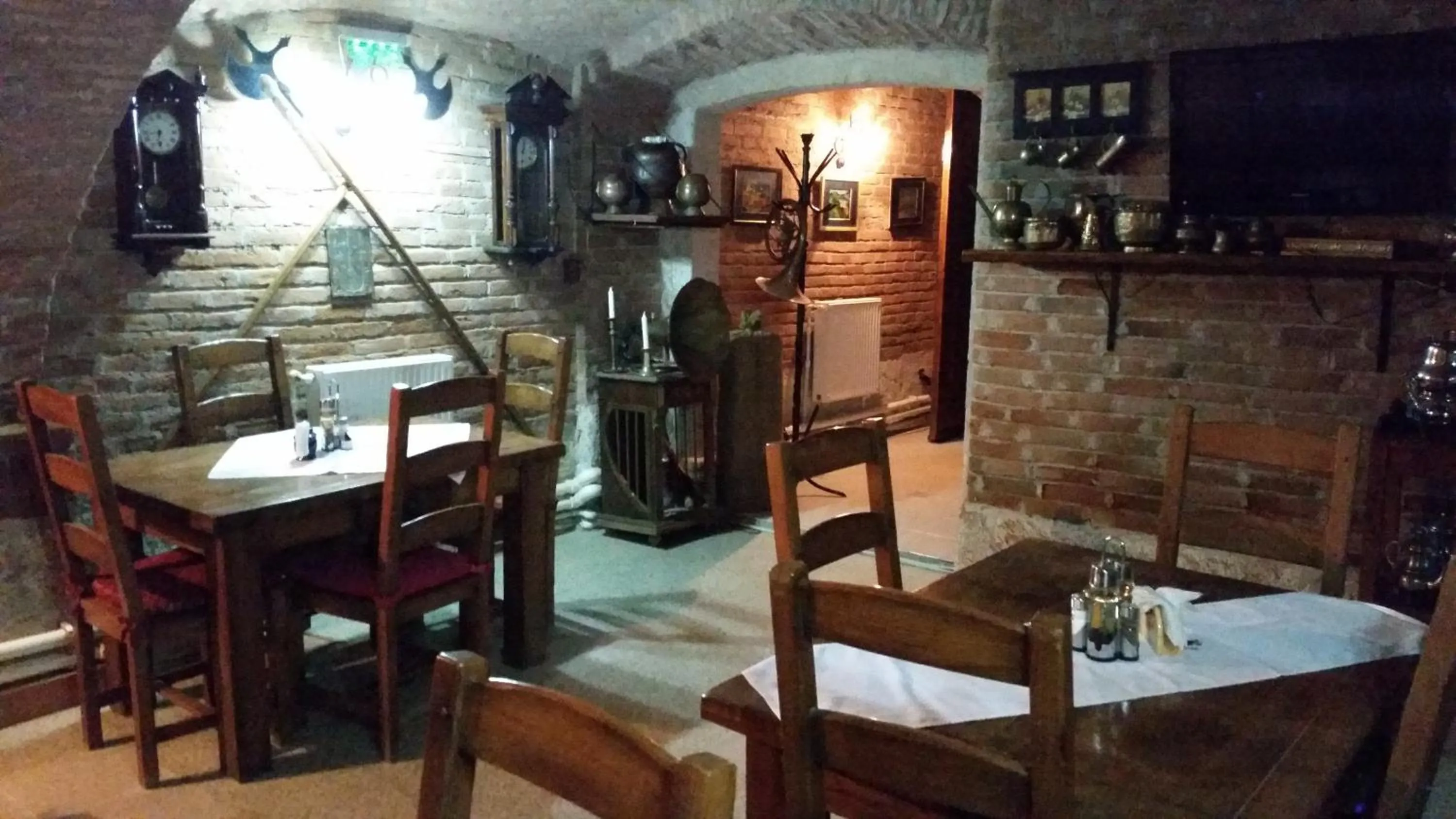 Restaurant/places to eat in Hotel Corso