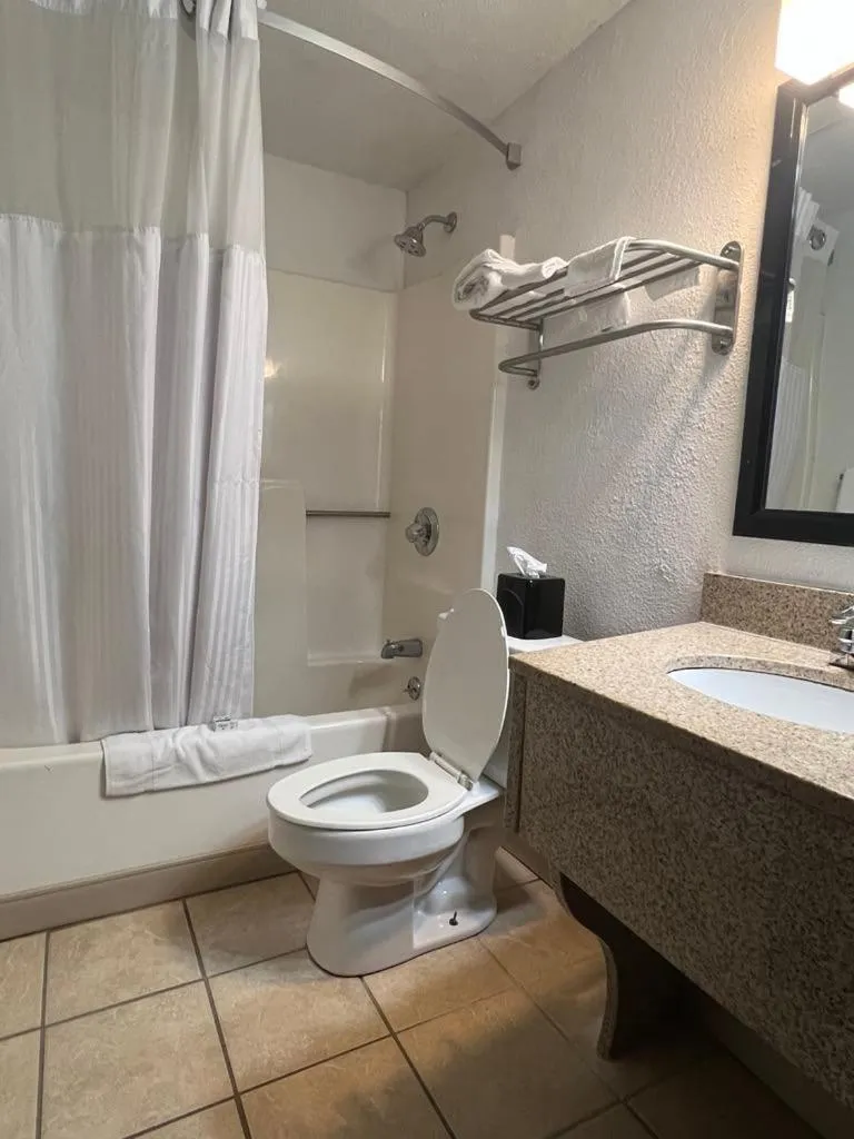 Ramada by Wyndham Effingham