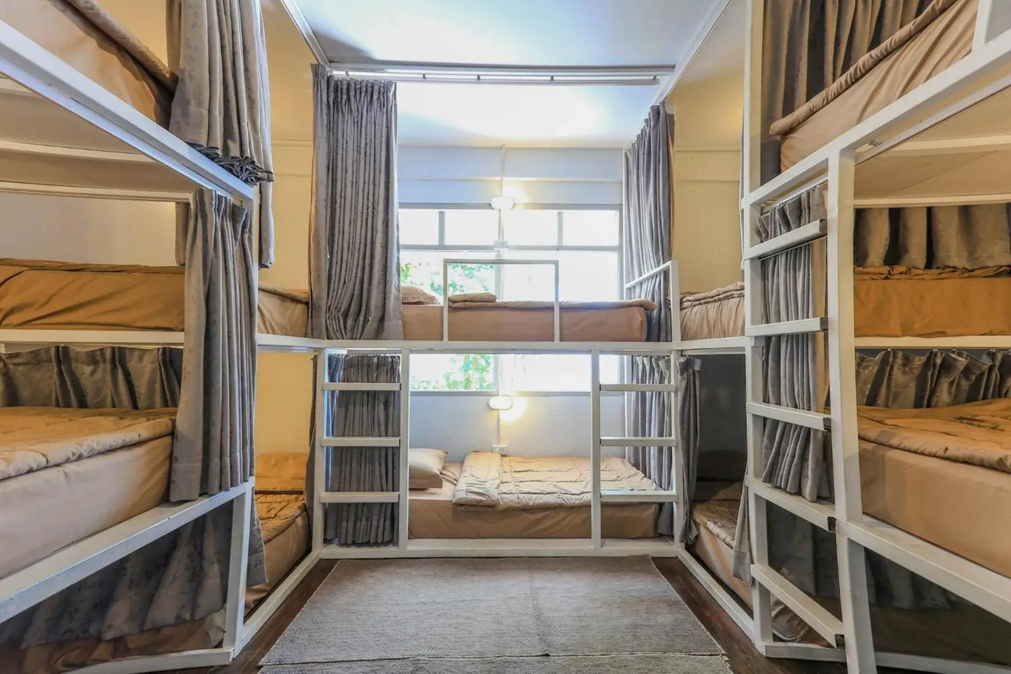 Bunk Bed in Mixed Dormitory Room in Silsopa Hostel Bunk Bed in Mixed Dormitory Room in Silsopa Hostel