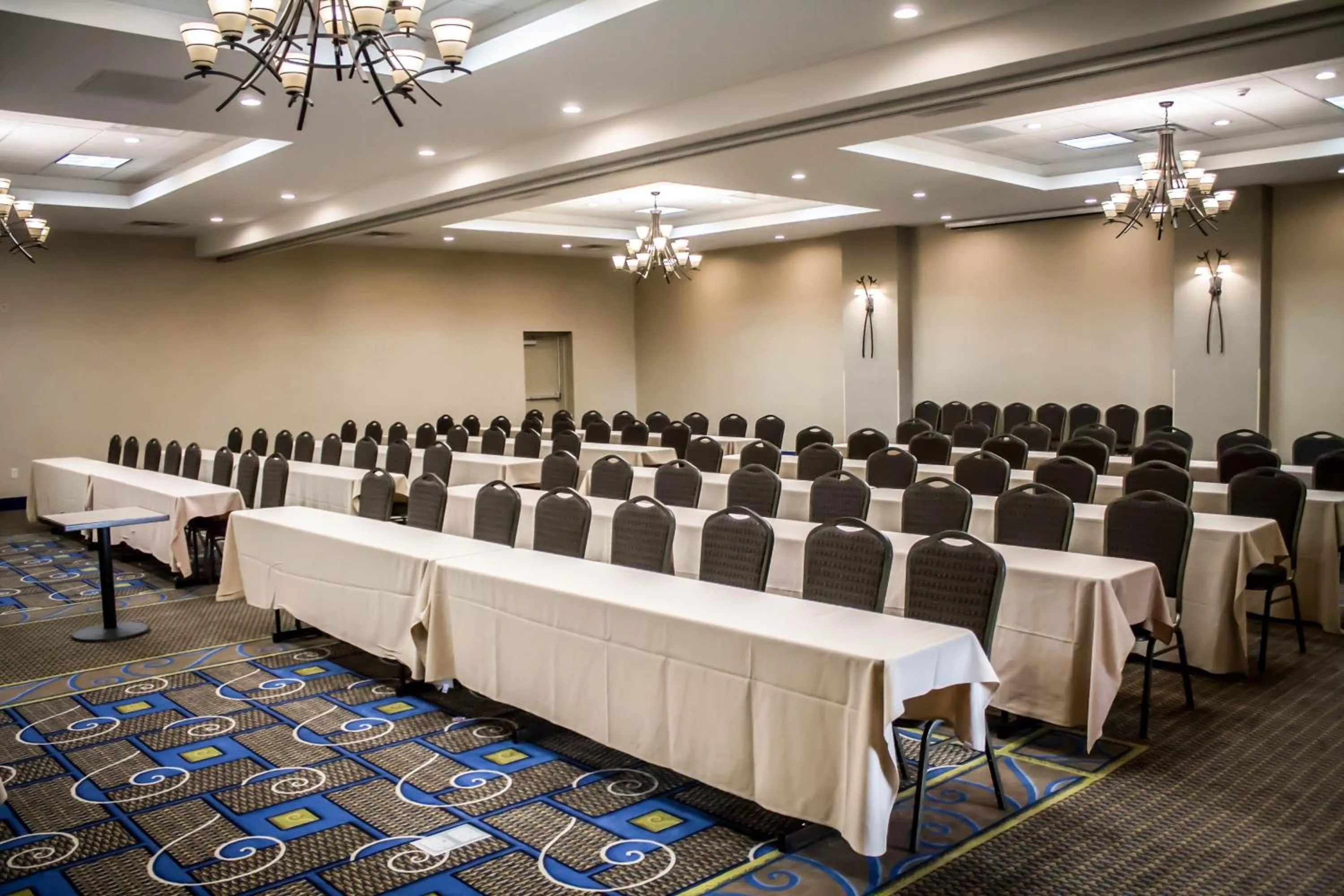 Meeting/conference room in Holiday Inn Express & Suites - Albany Airport - Wolf Road by IHG