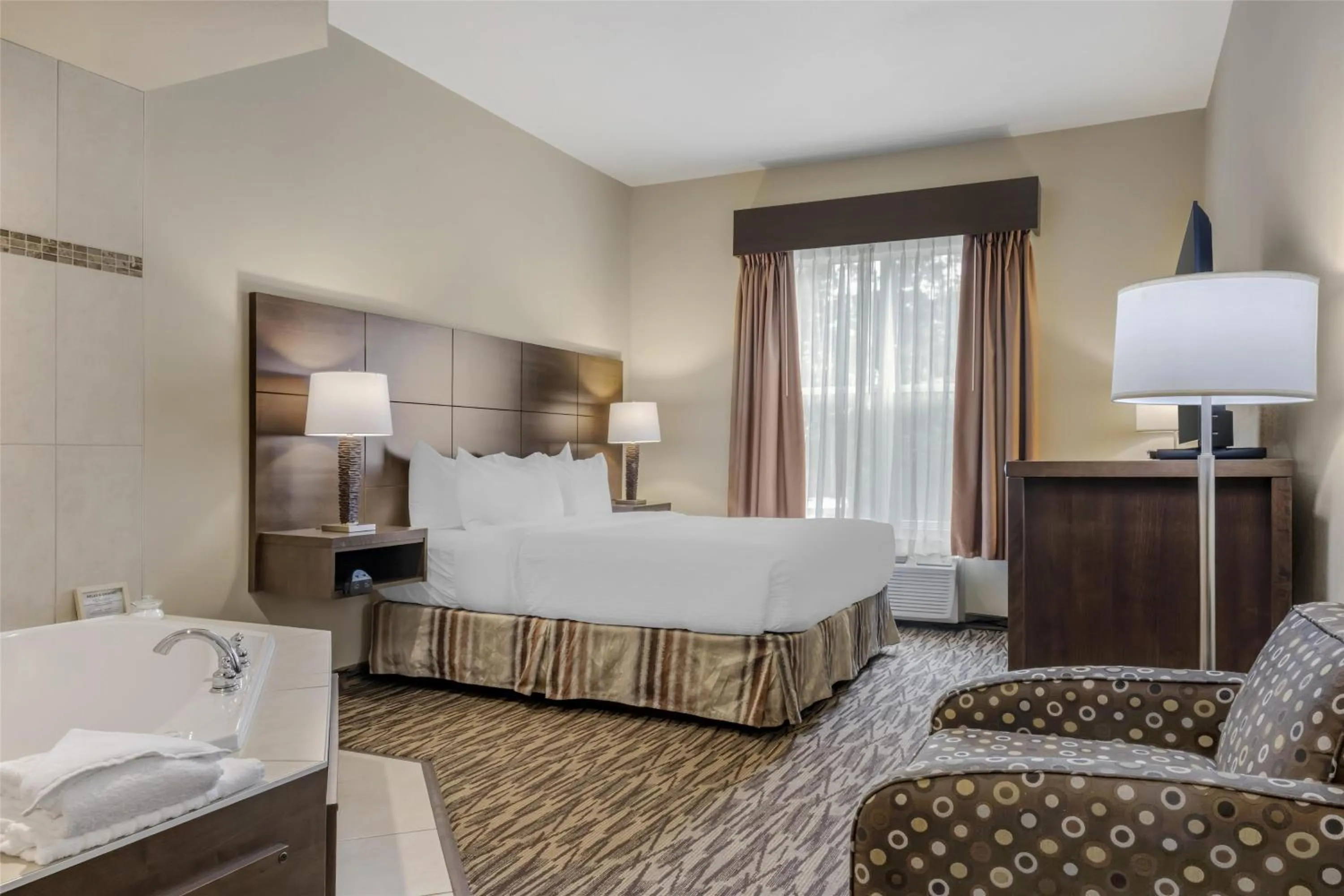 Bedroom, Bed in Best Western Plus Bridgewater Hotel & Convention Centre
