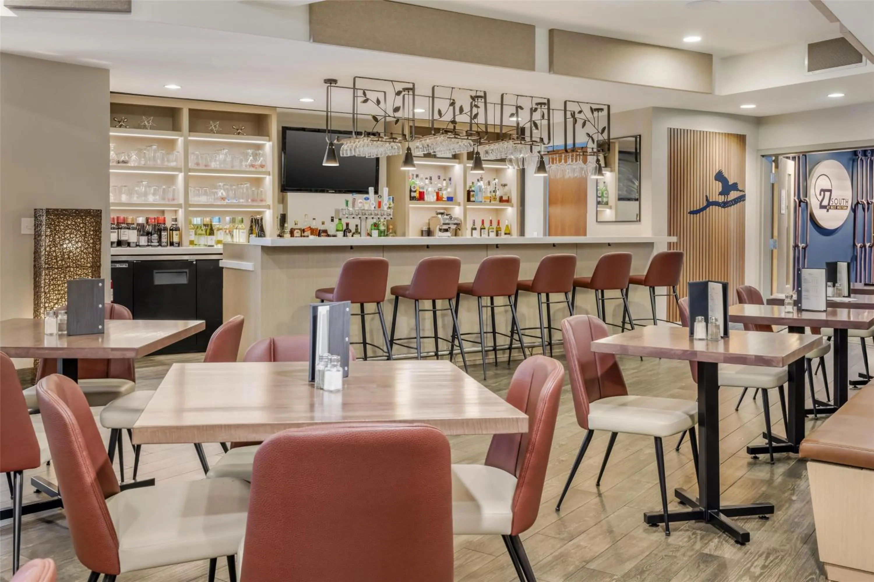 Restaurant/places to eat in Best Western Plus Bridgewater Hotel &amp; Convention Centre