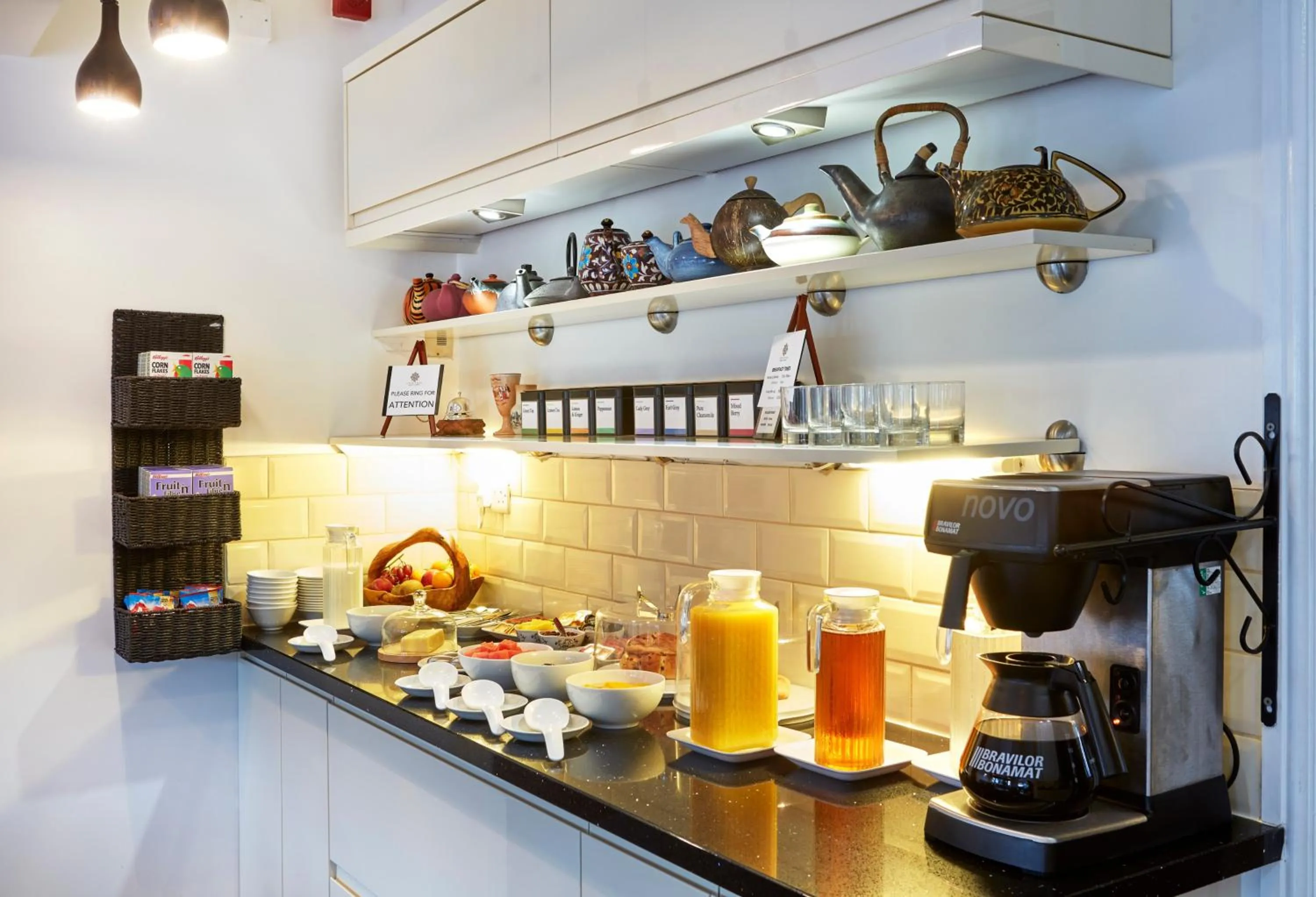 Breakfast in Conifers Guest House