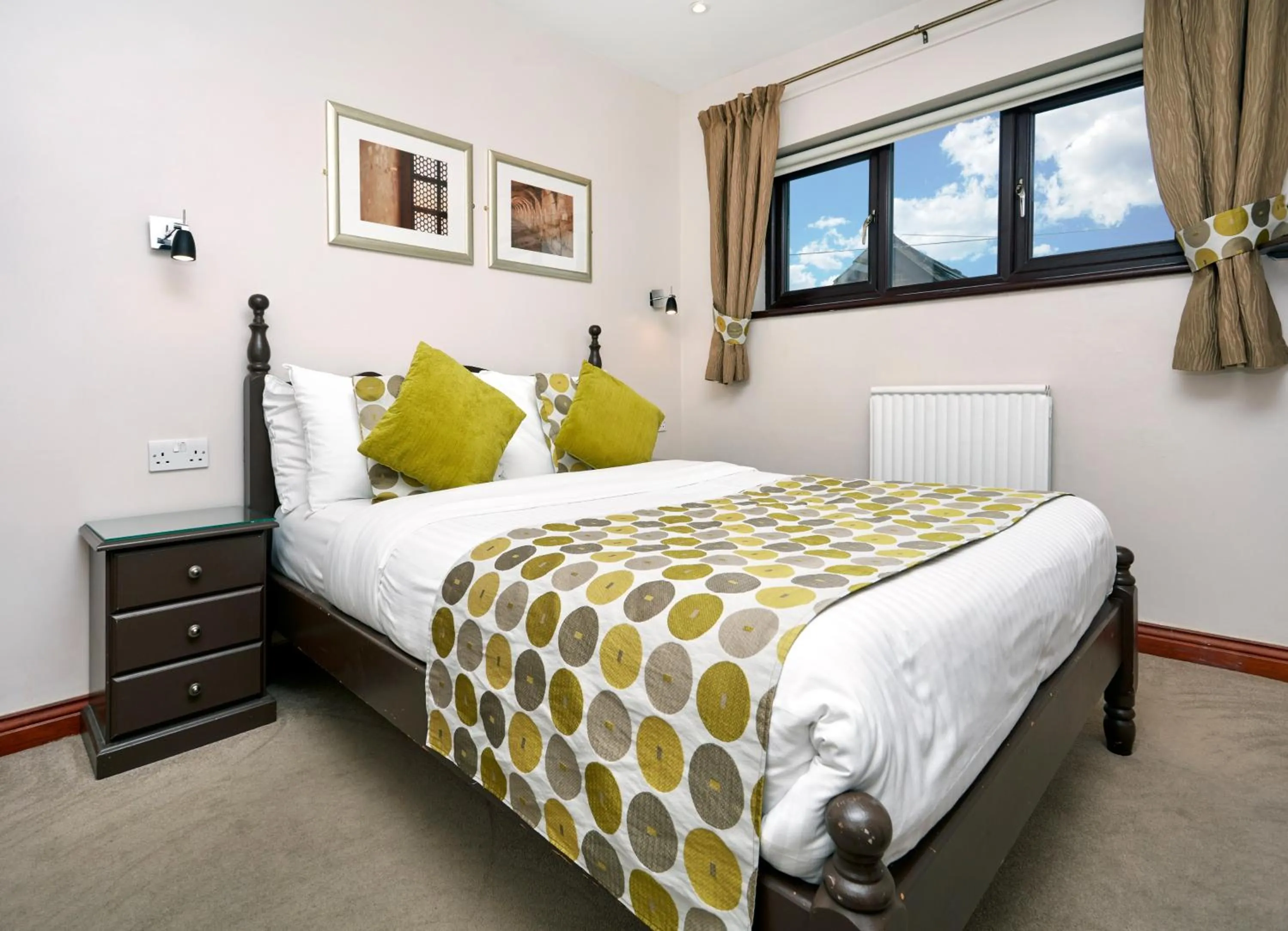 Bed in Conifers Guest House