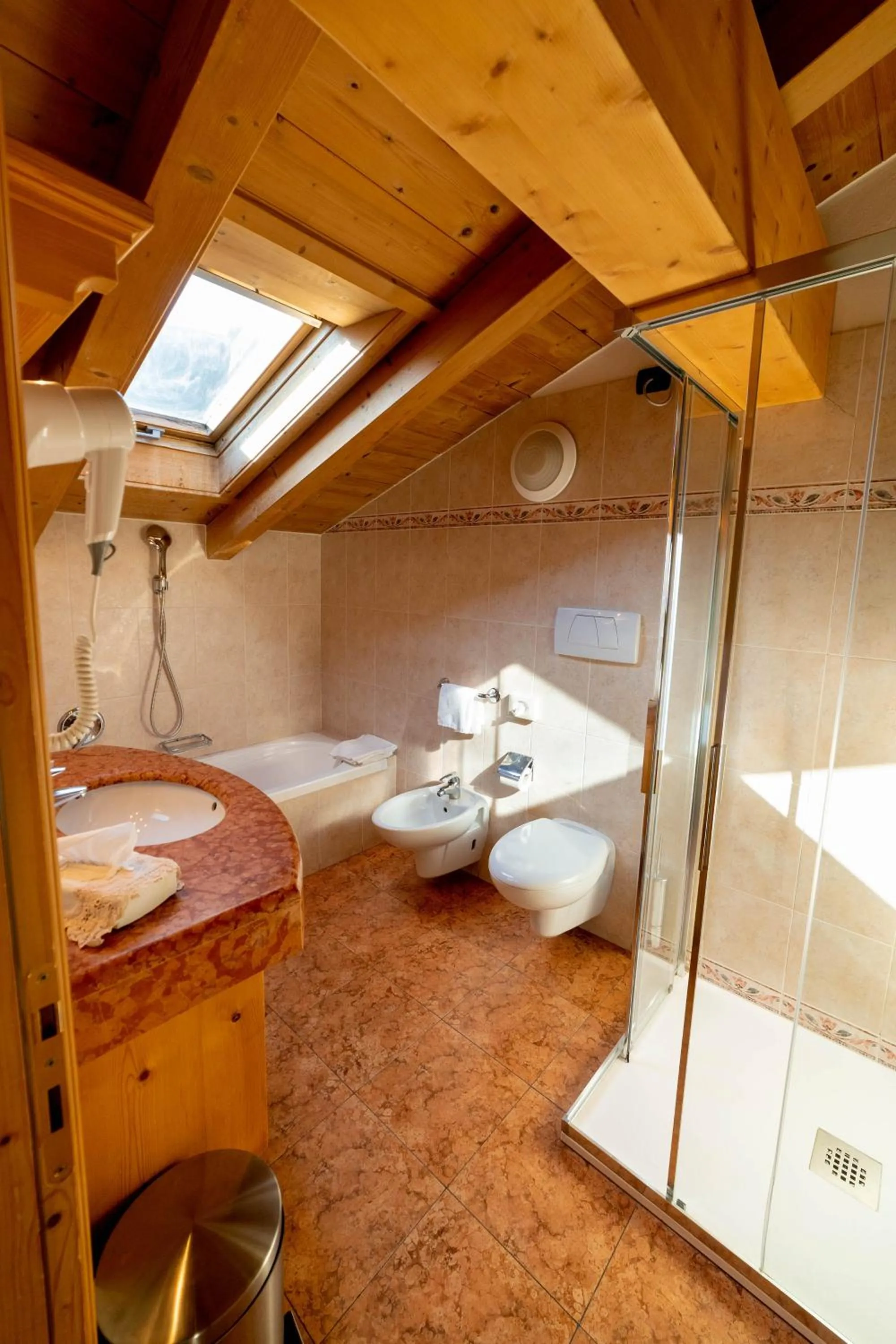 Shower in Alpi & Golf Hotel