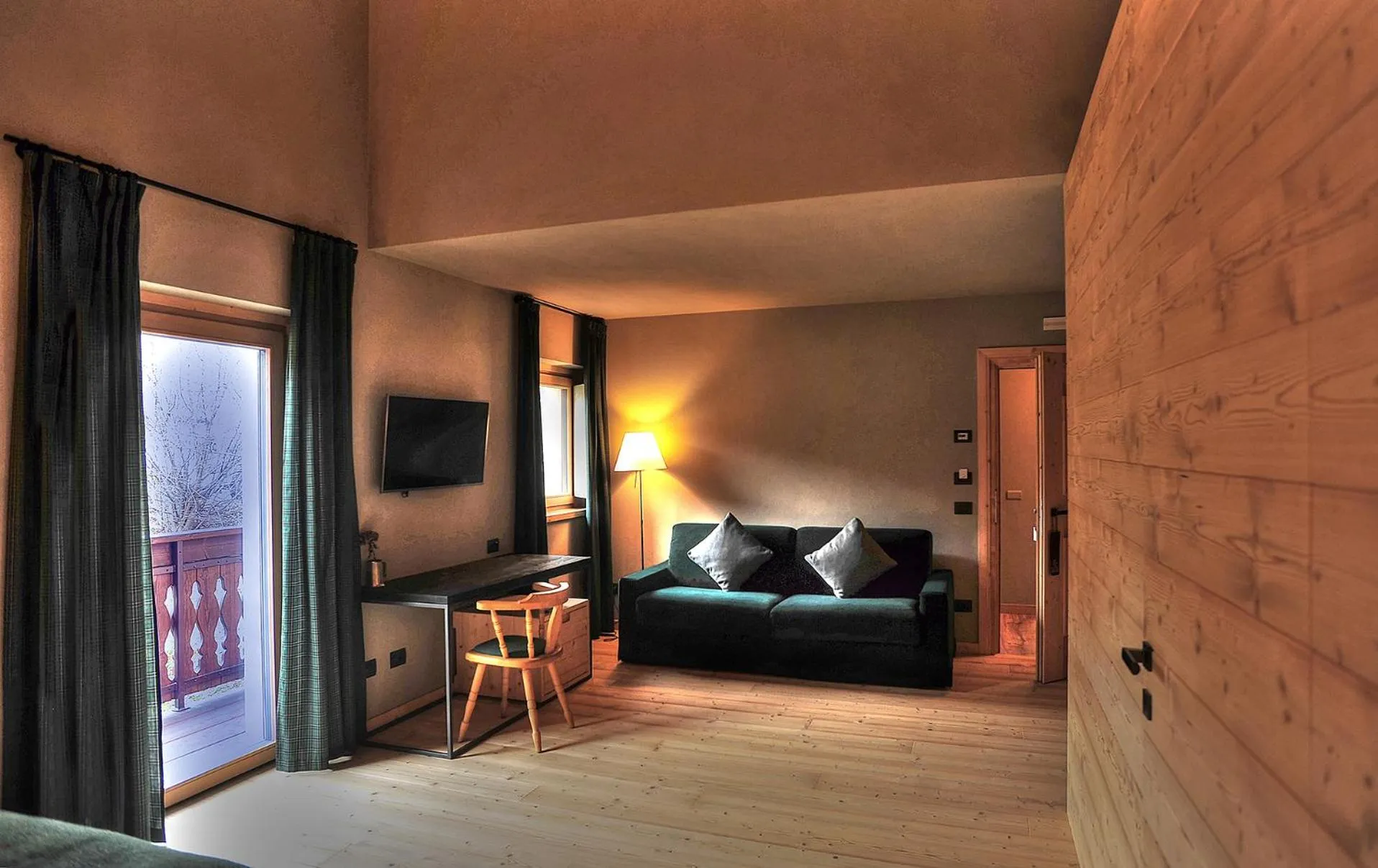 Seating area, Bed in Alpi & Golf Hotel