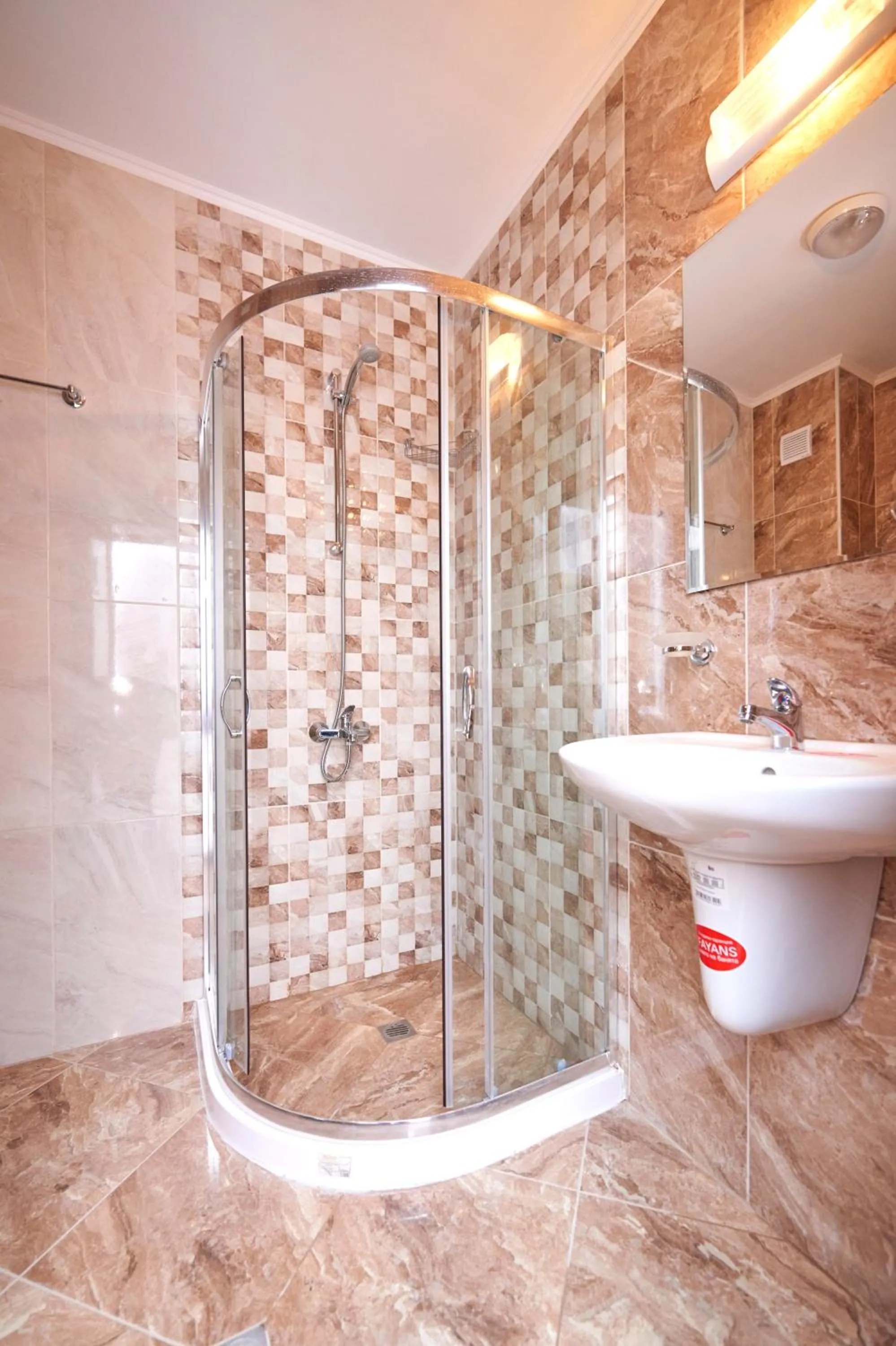Shower in Evi Apartments 2