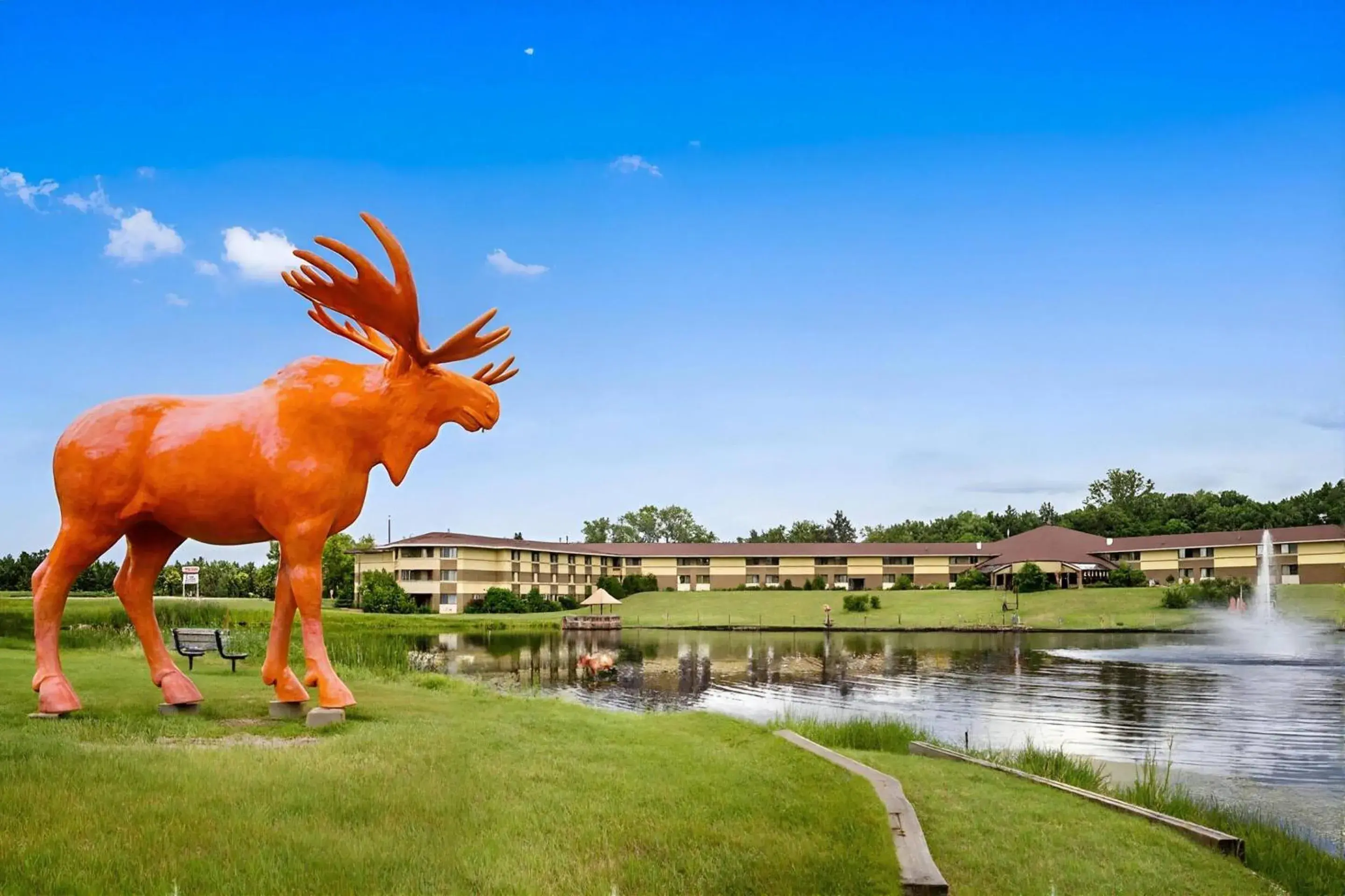 Property building in Quality Inn & Suites Black River Falls I-94 Property building in Quality Inn & Suites Black River Falls I-94