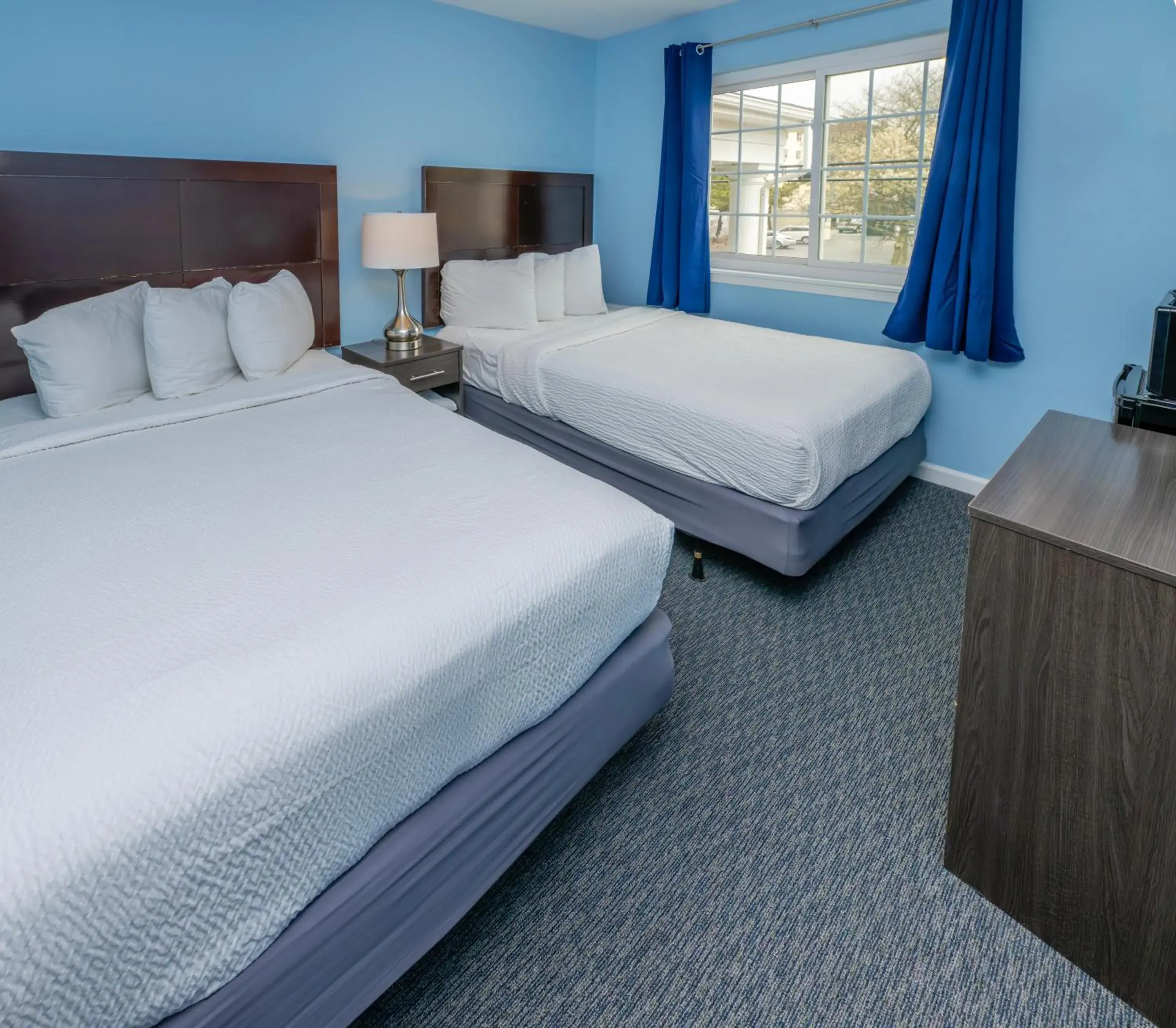 Bedroom, Bed in Commander Beach House Hotel Bedroom, Bed in Commander Beach House Hotel