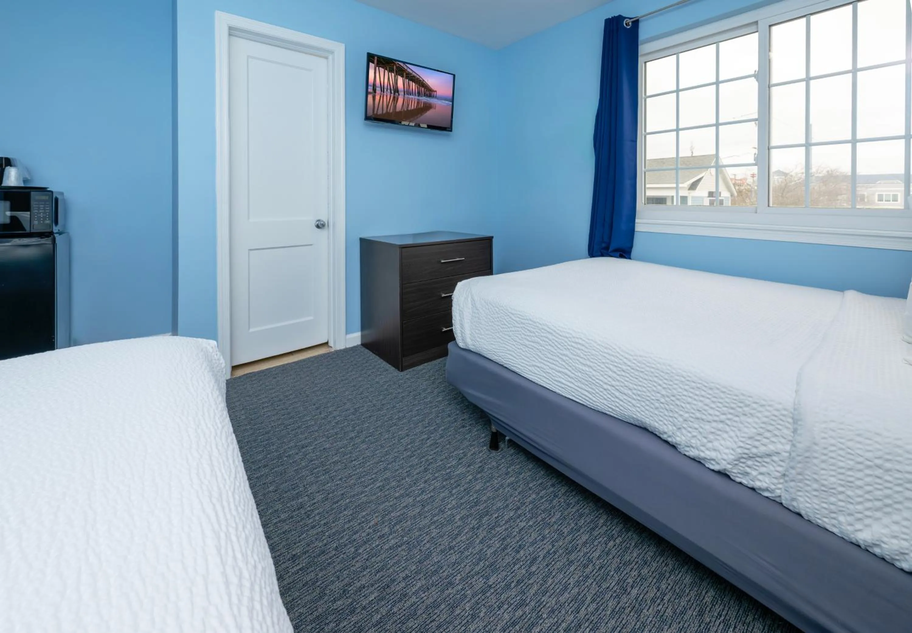 Bedroom, Bed in Commander Beach House Hotel