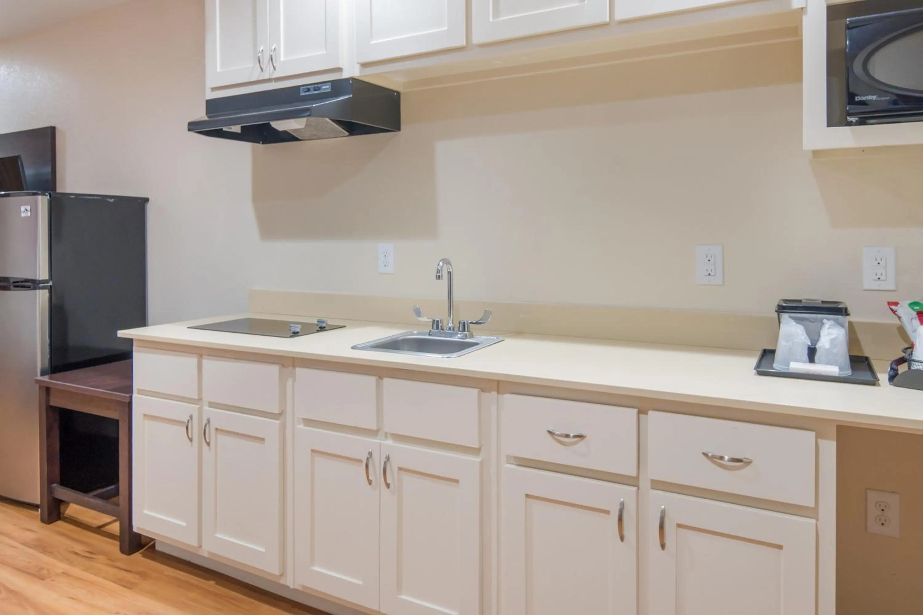 Photo of the whole room in Red Roof Inn PLUS+ Fort Worth - Burleson