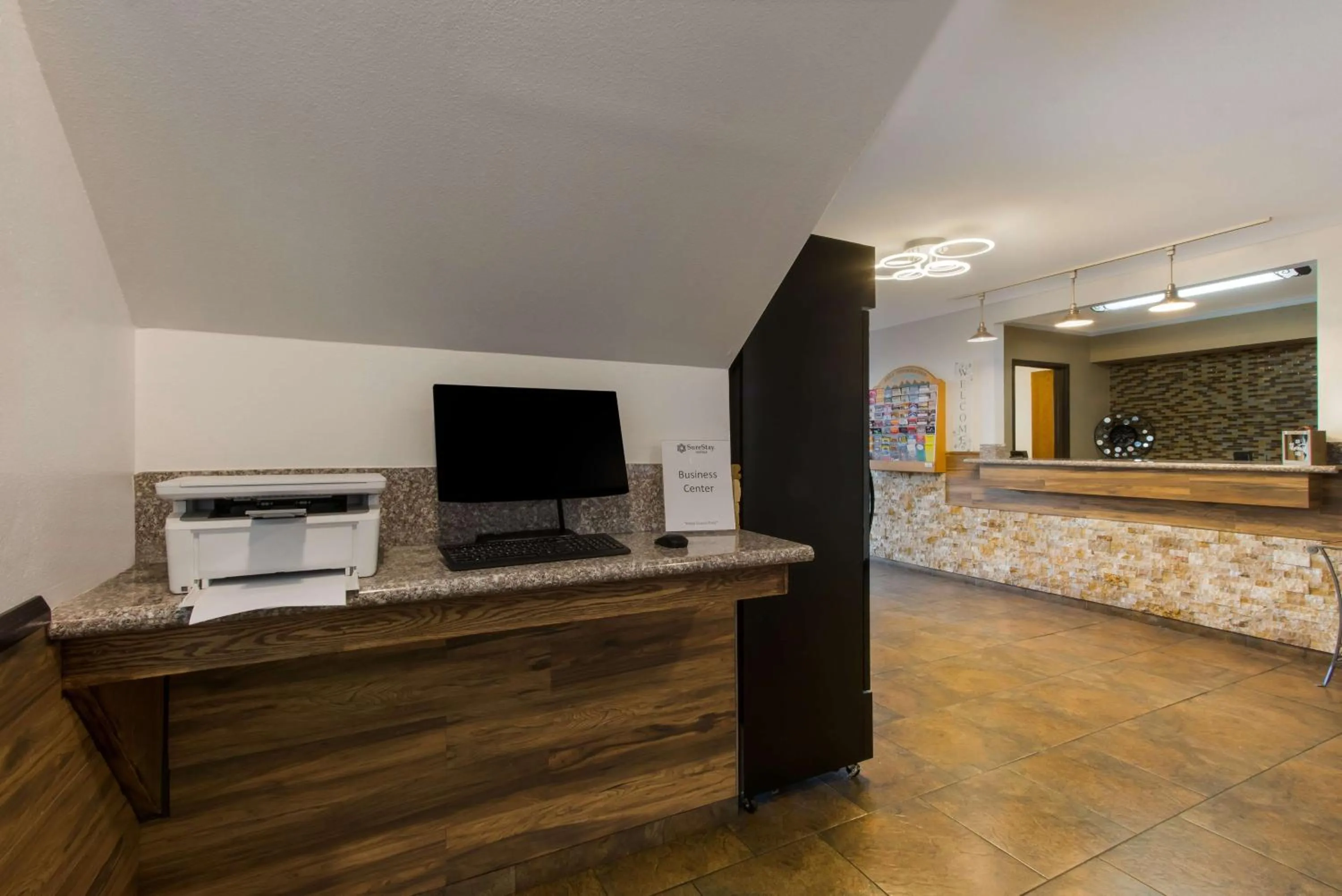 Business facilities in SureStay by Best Western Camp Verde