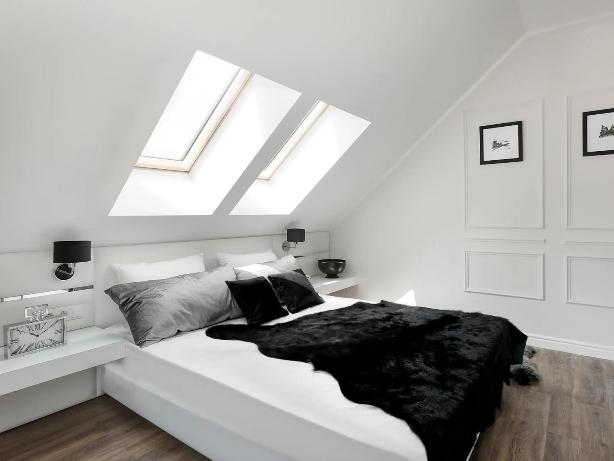 Bedroom, Bed in Sweet Suite