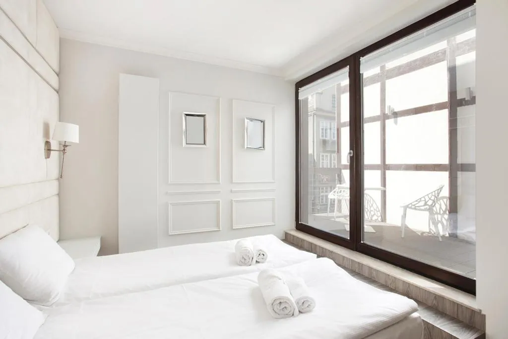 Bedroom, Bed in Sweet Suite