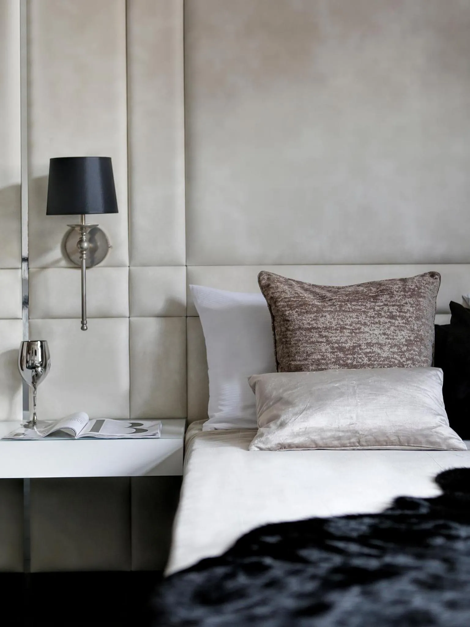 Bedroom, Bed in Sweet Suite