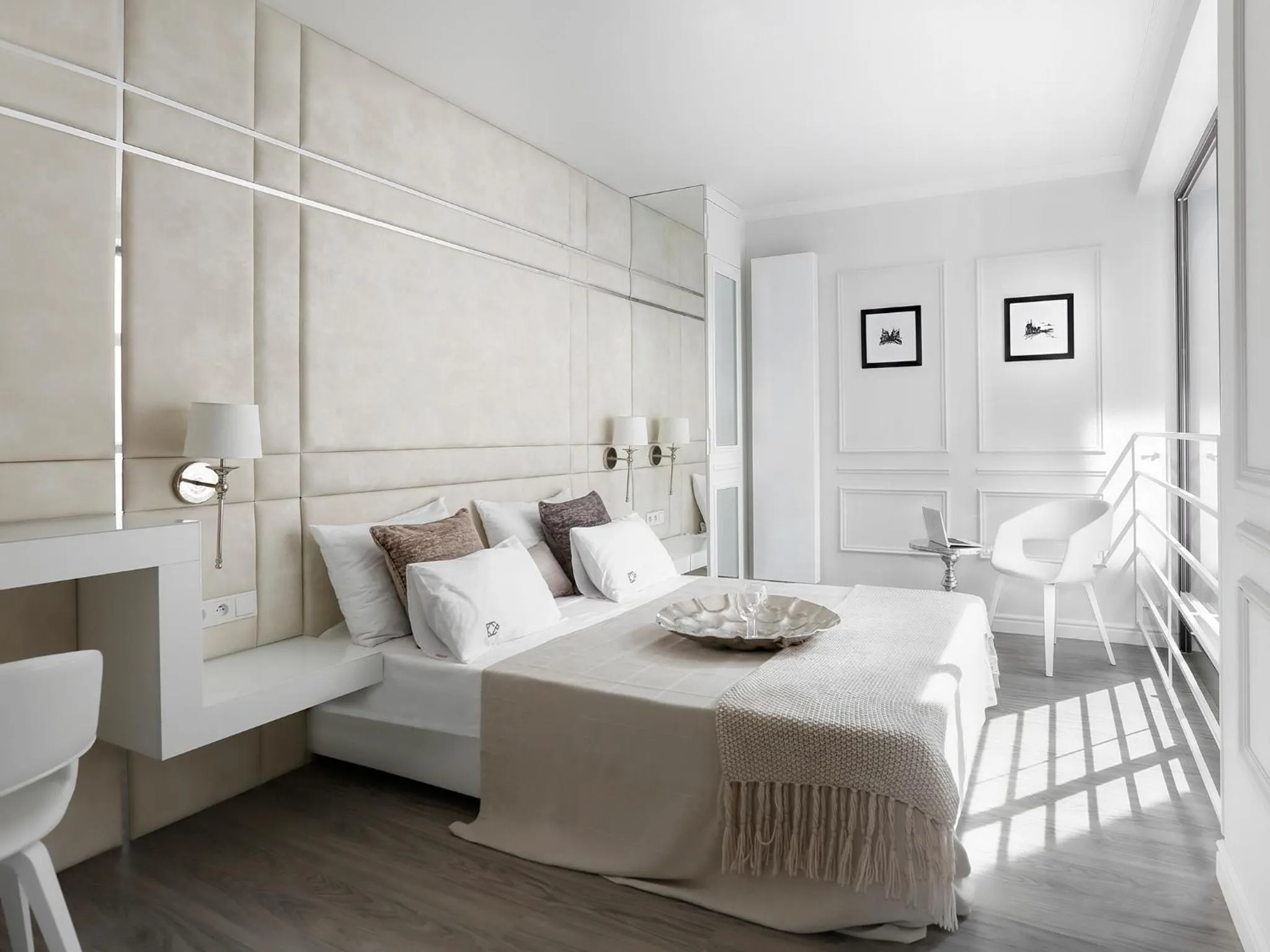 Bedroom, Bed in Sweet Suite