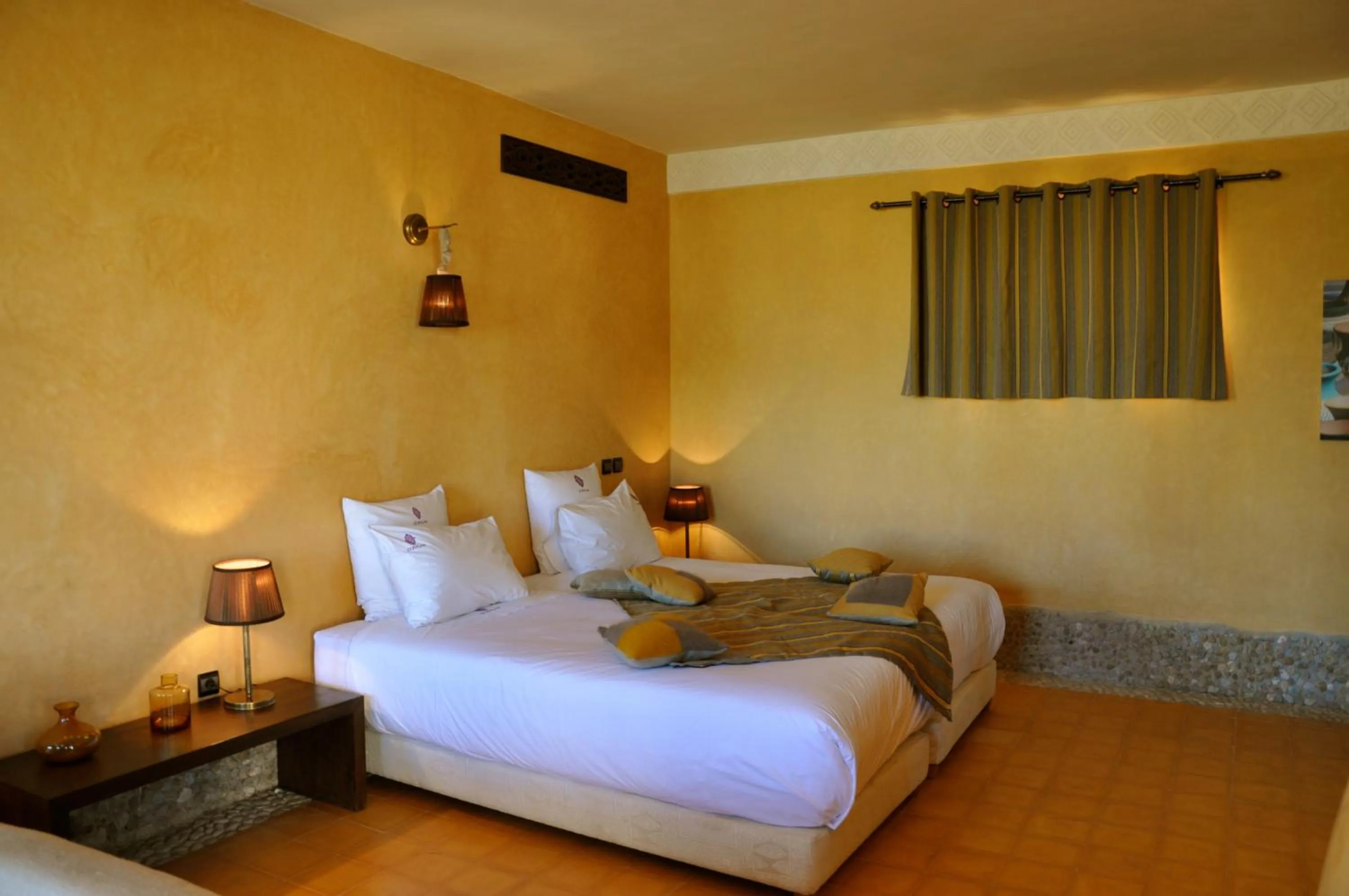 Photo of the whole room, Bed in O'Atlas