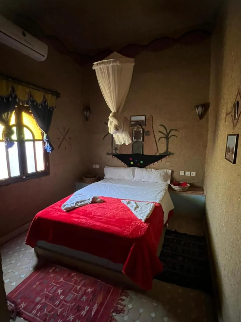 Bed in Riad Aicha & Camel Trekking