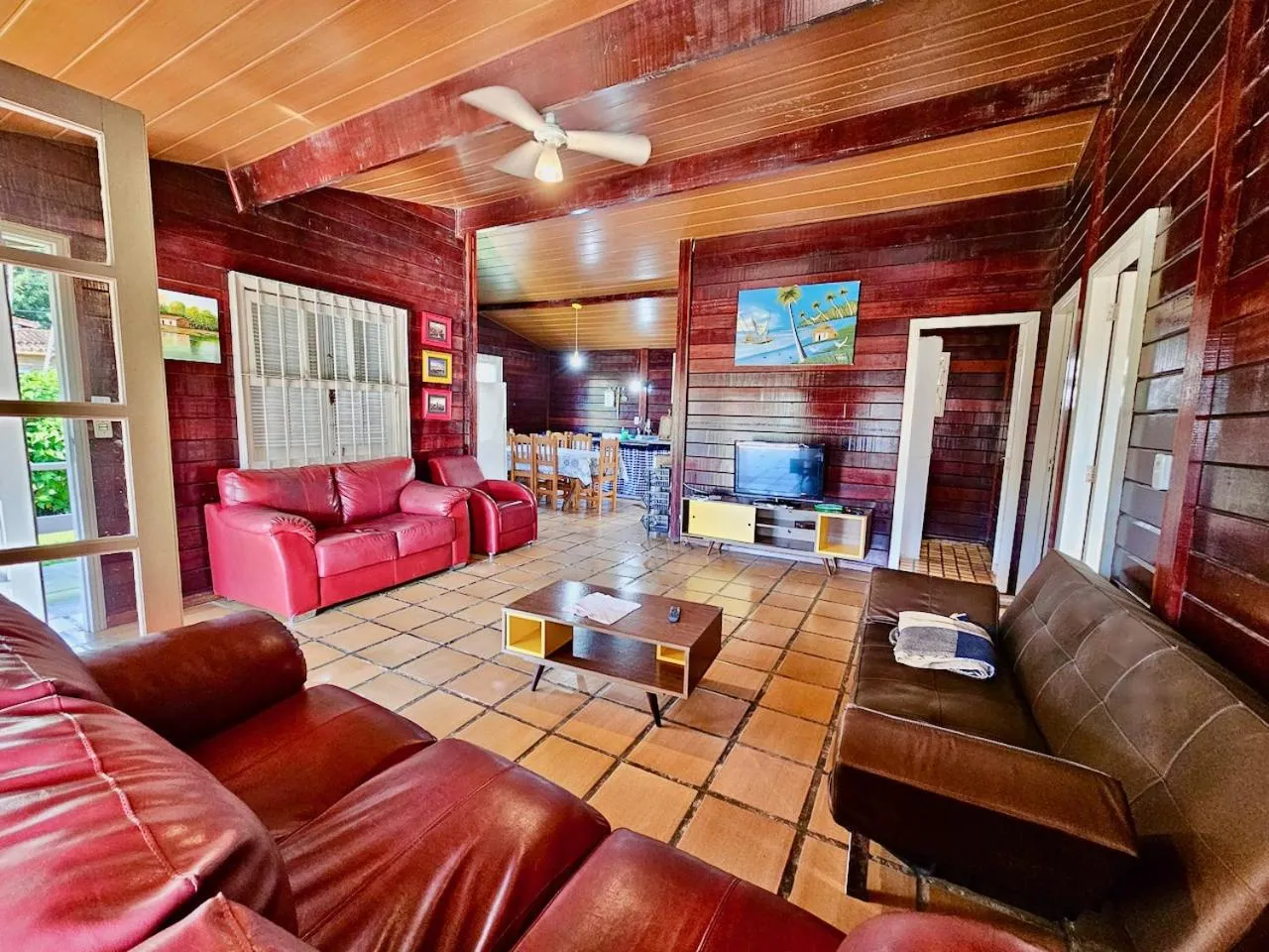 Living room in Chalés Mar Virado