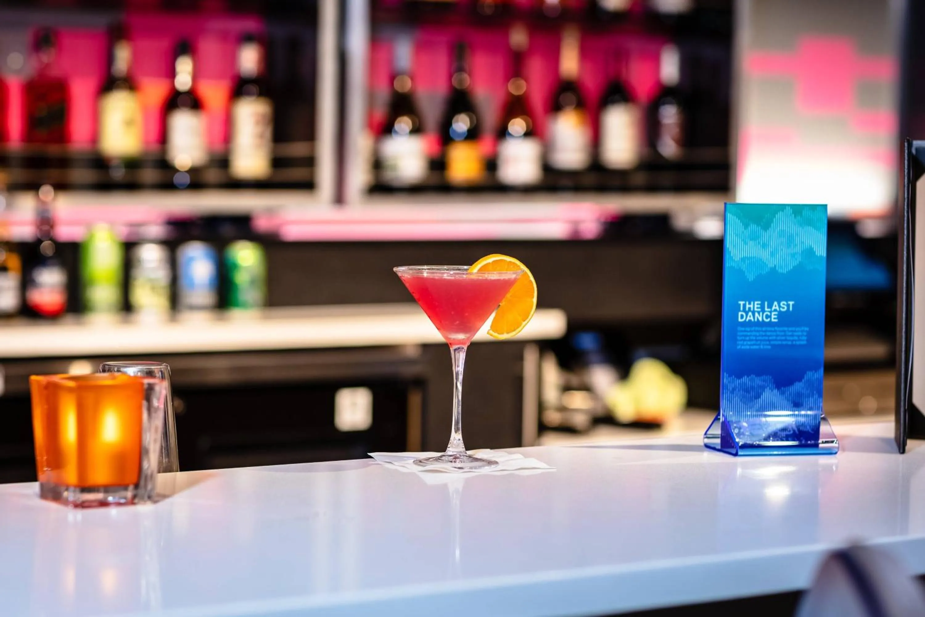 Lounge or bar in Aloft Columbia Harbison