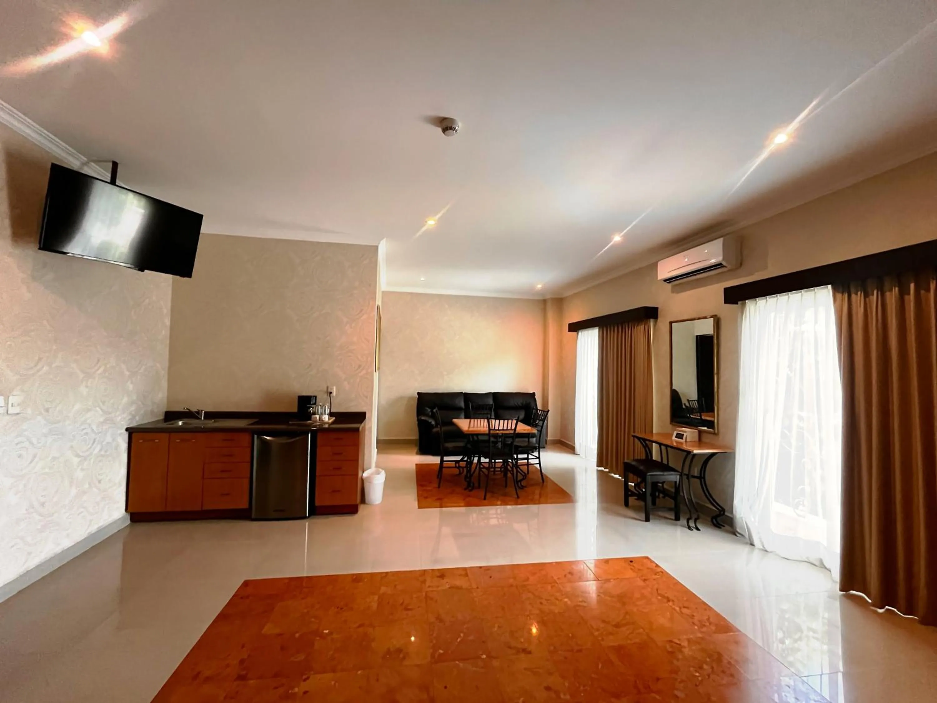 TV and multimedia in Hotel Palacio Maya