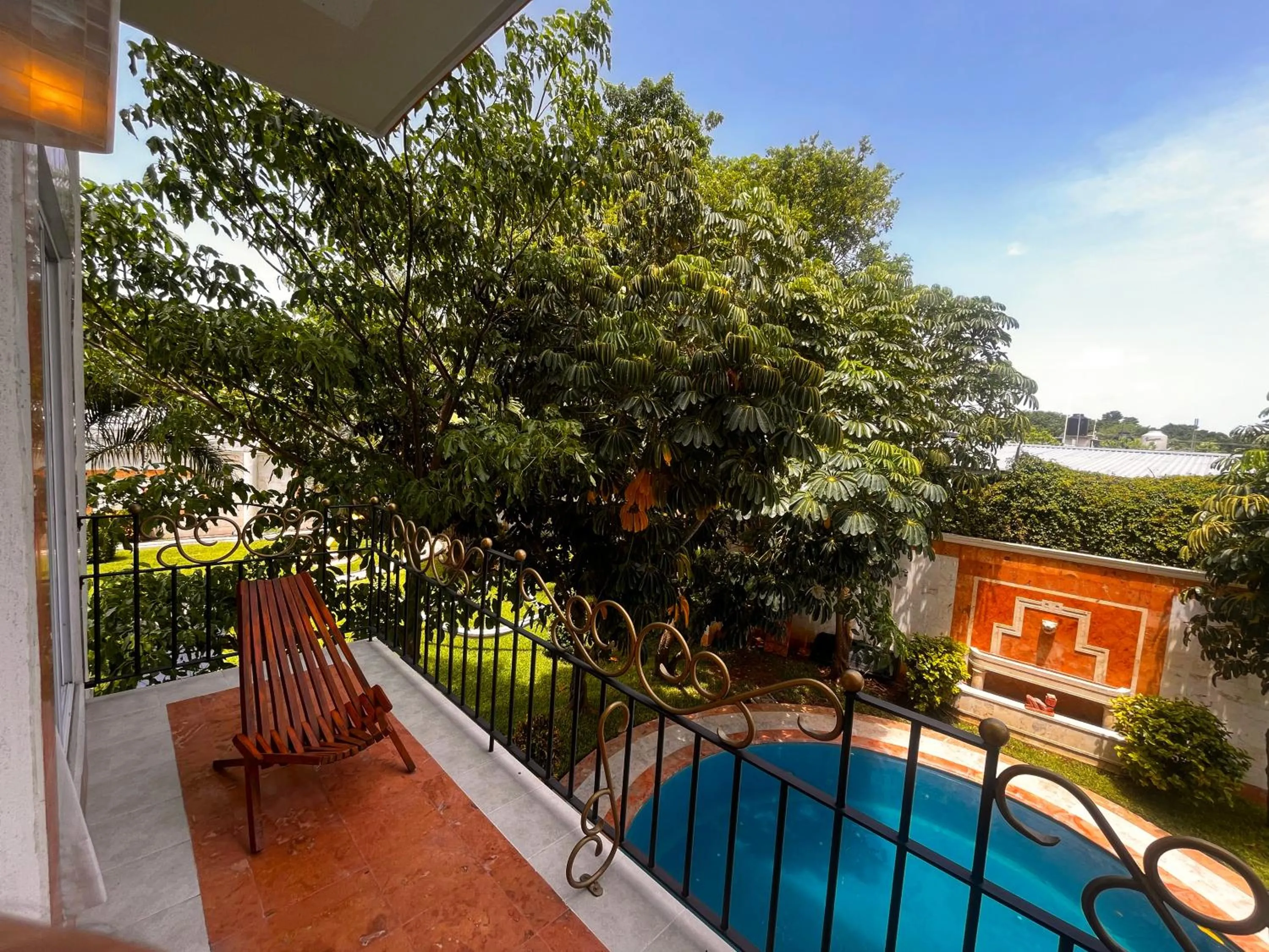 Garden view in Hotel Palacio Maya