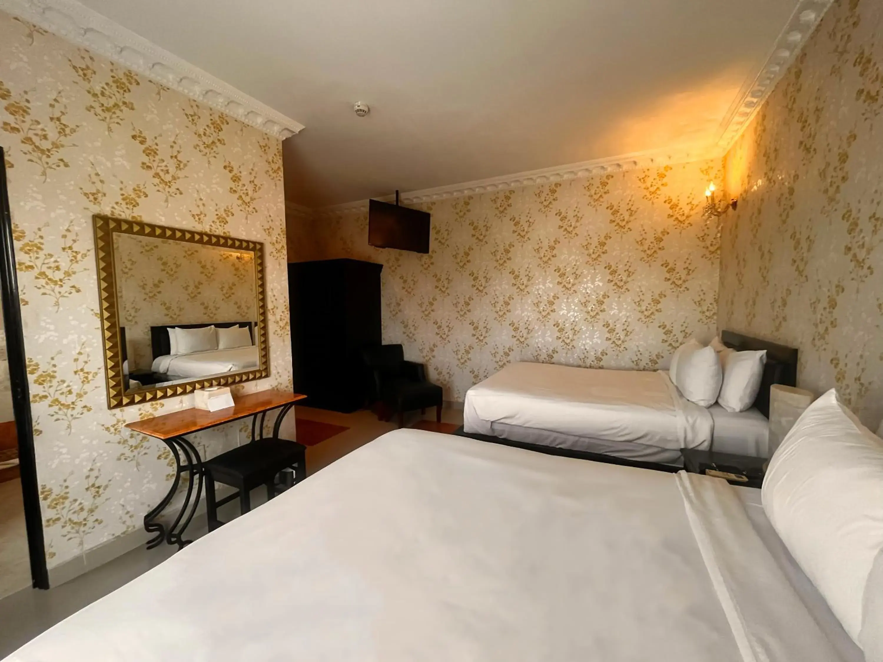 Suite with Spa Bath in Hotel Palacio Maya Suite with Spa Bath in Hotel Palacio Maya