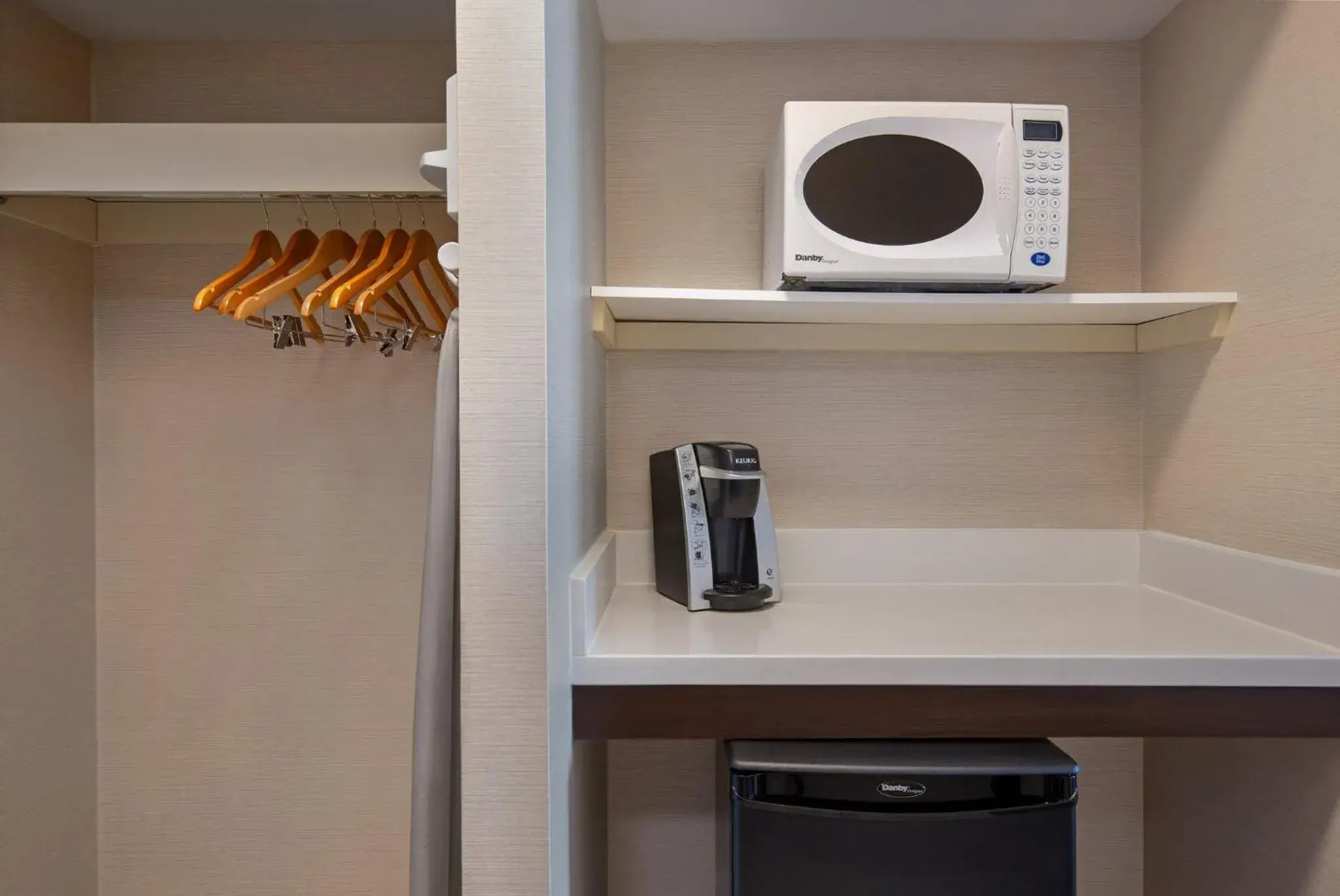 Photo of the whole room in Holiday Inn Express Hotel & Suites Barrie by IHG Photo of the whole room in Holiday Inn Express Hotel & Suites Barrie by IHG