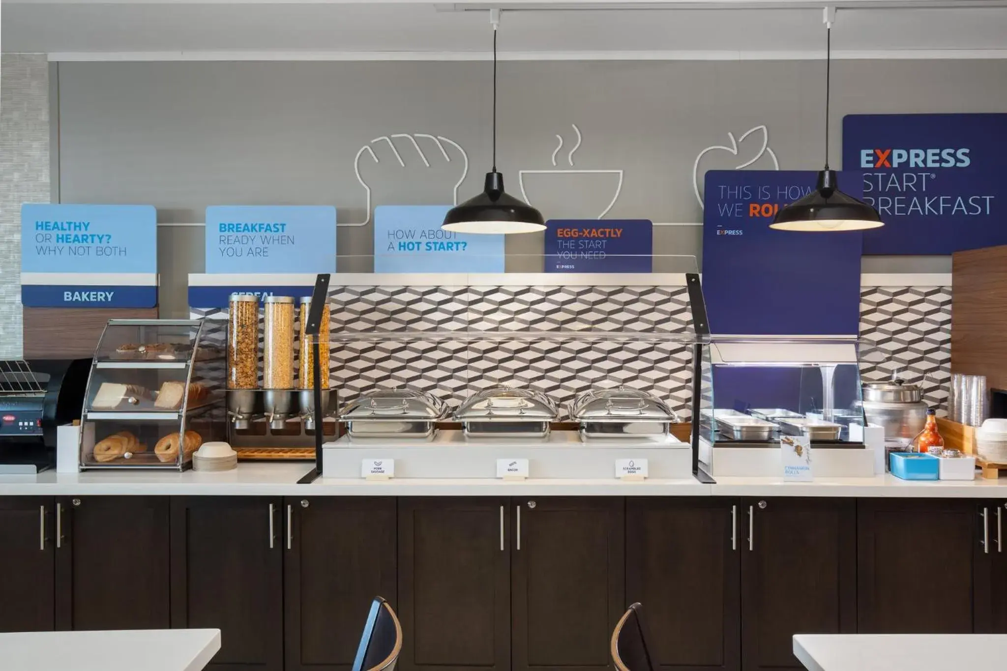 Breakfast in Holiday Inn Express Hotel & Suites Barrie by IHG Breakfast in Holiday Inn Express Hotel & Suites Barrie by IHG