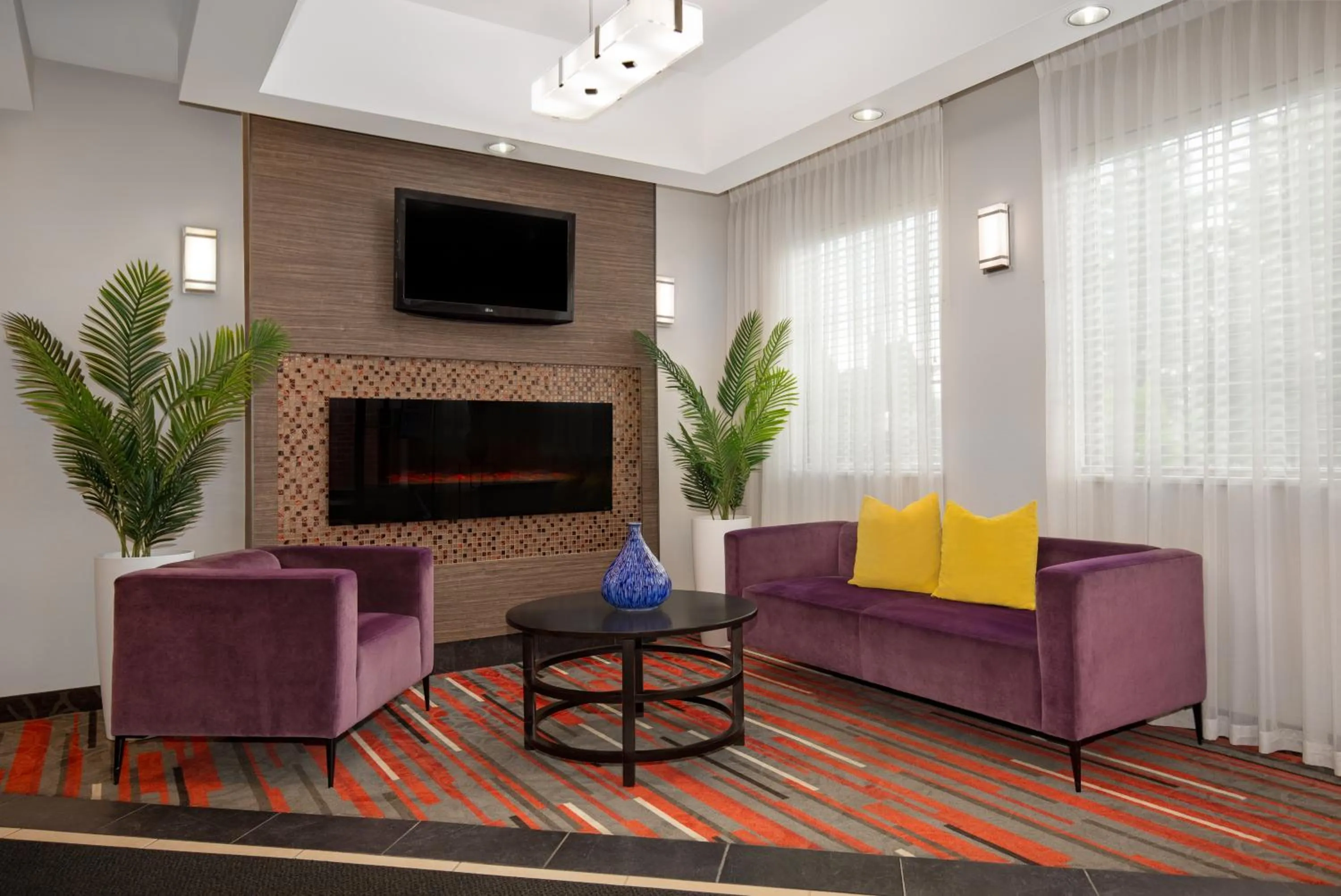 Lobby or reception in Holiday Inn Express Hotel & Suites Barrie by IHG