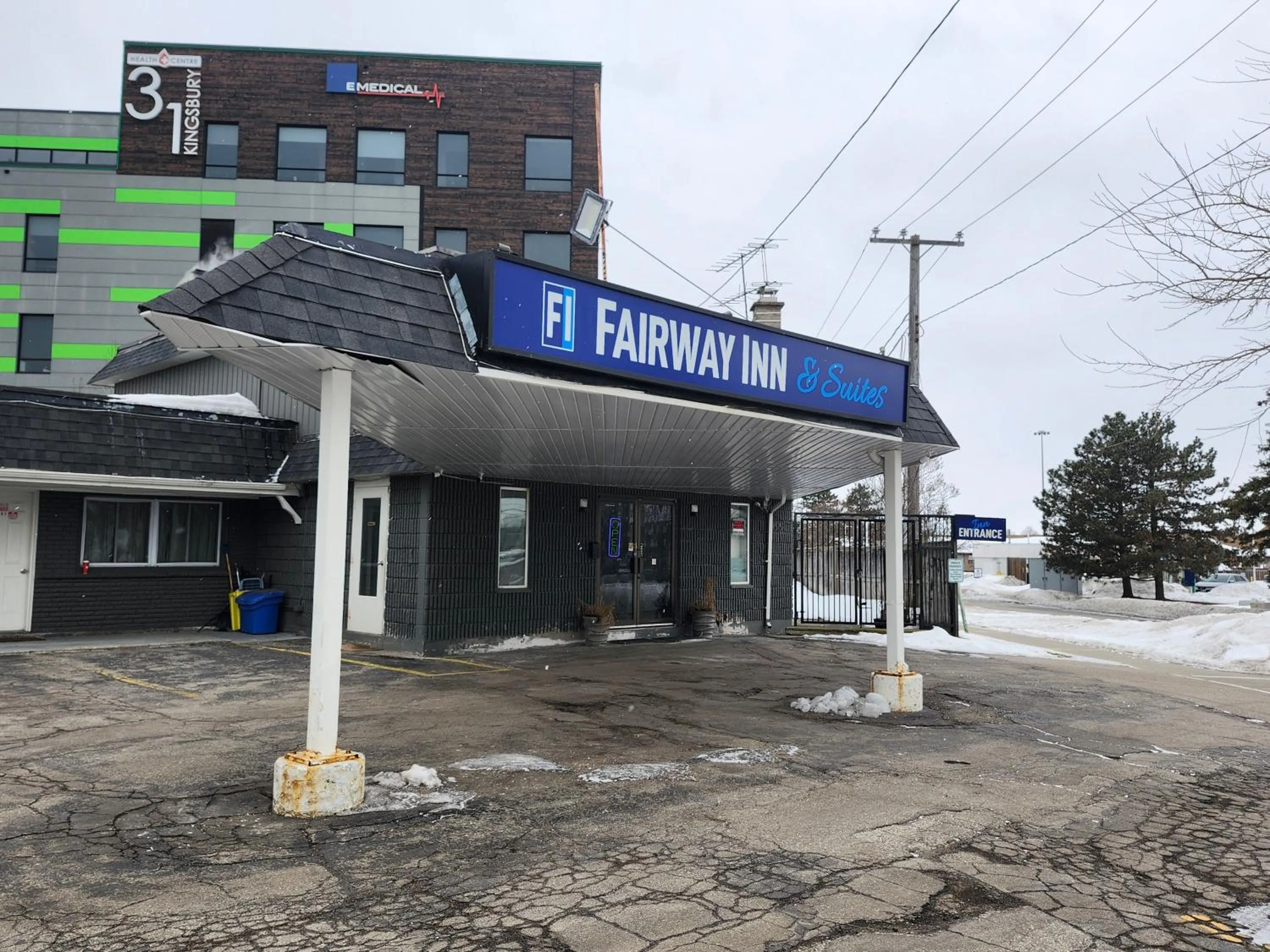 Fairway Inn & Suites