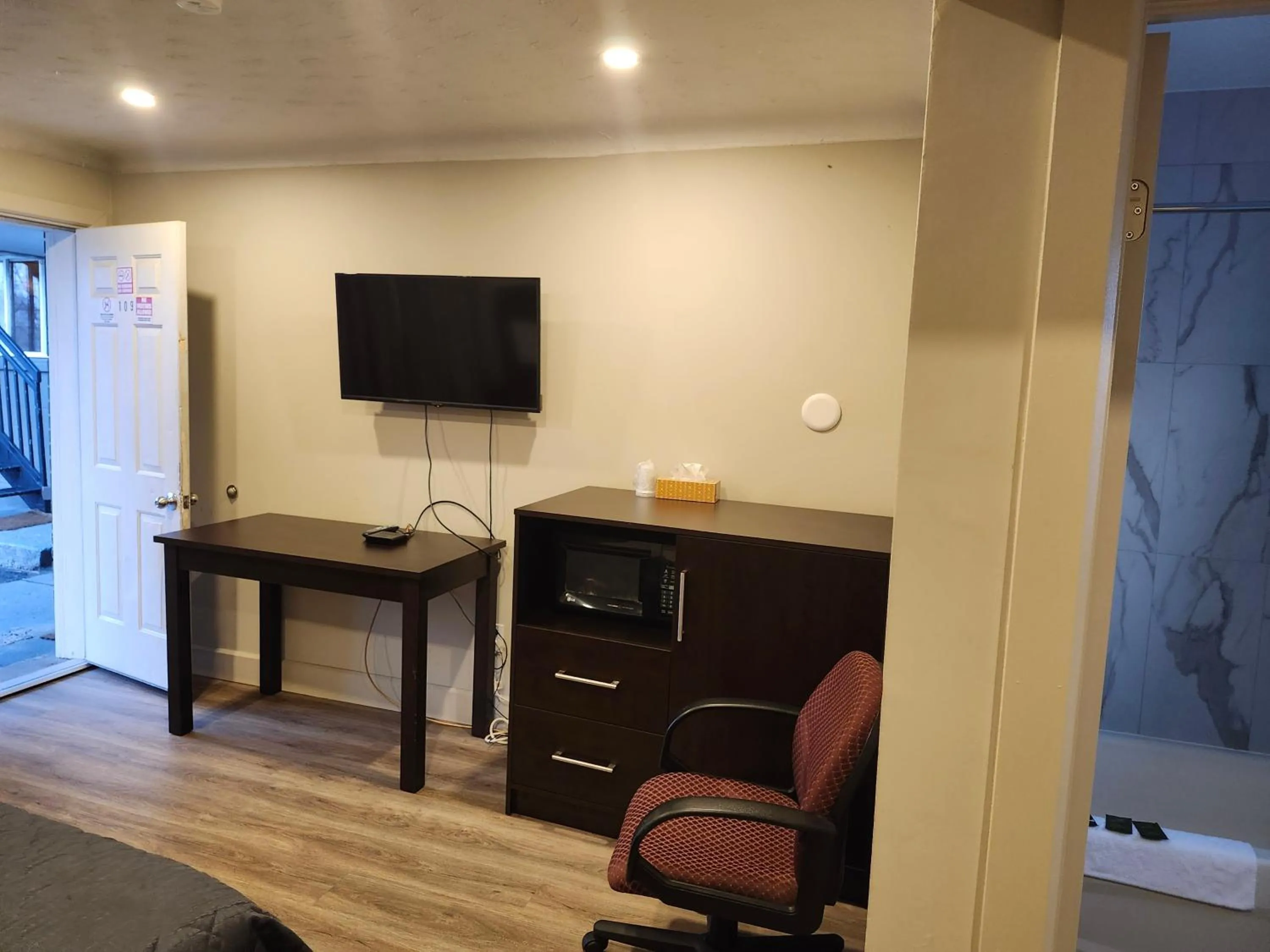 Fairway Inn & Suites
