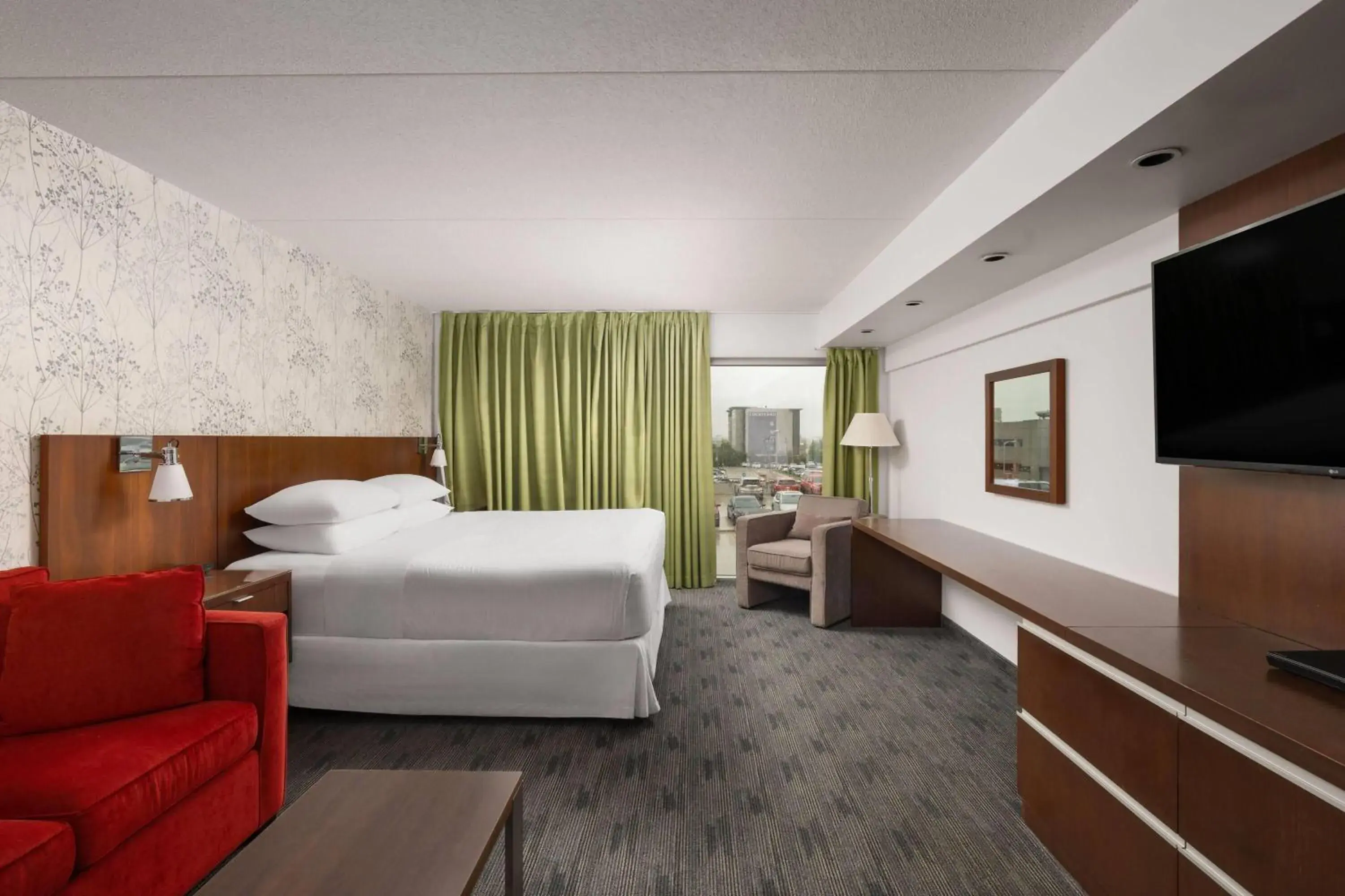 Photo of the whole room, Bed in Lakeview Signature, Trademark Collection by Wyndham Photo of the whole room, Bed in Lakeview Signature, Trademark Collection by Wyndham