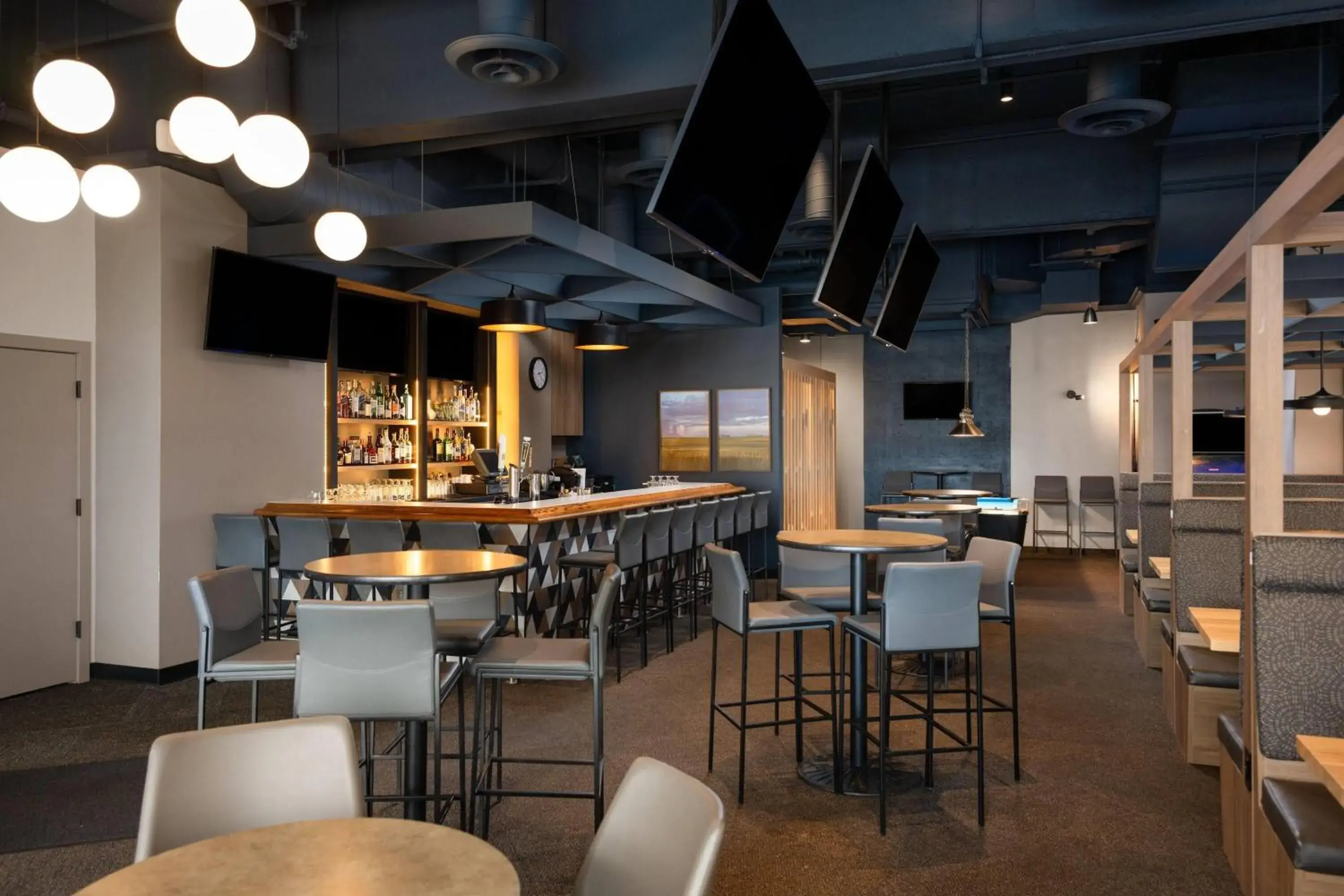 Lounge or bar in Lakeview Signature, Trademark Collection by Wyndham Lounge or bar in Lakeview Signature, Trademark Collection by Wyndham