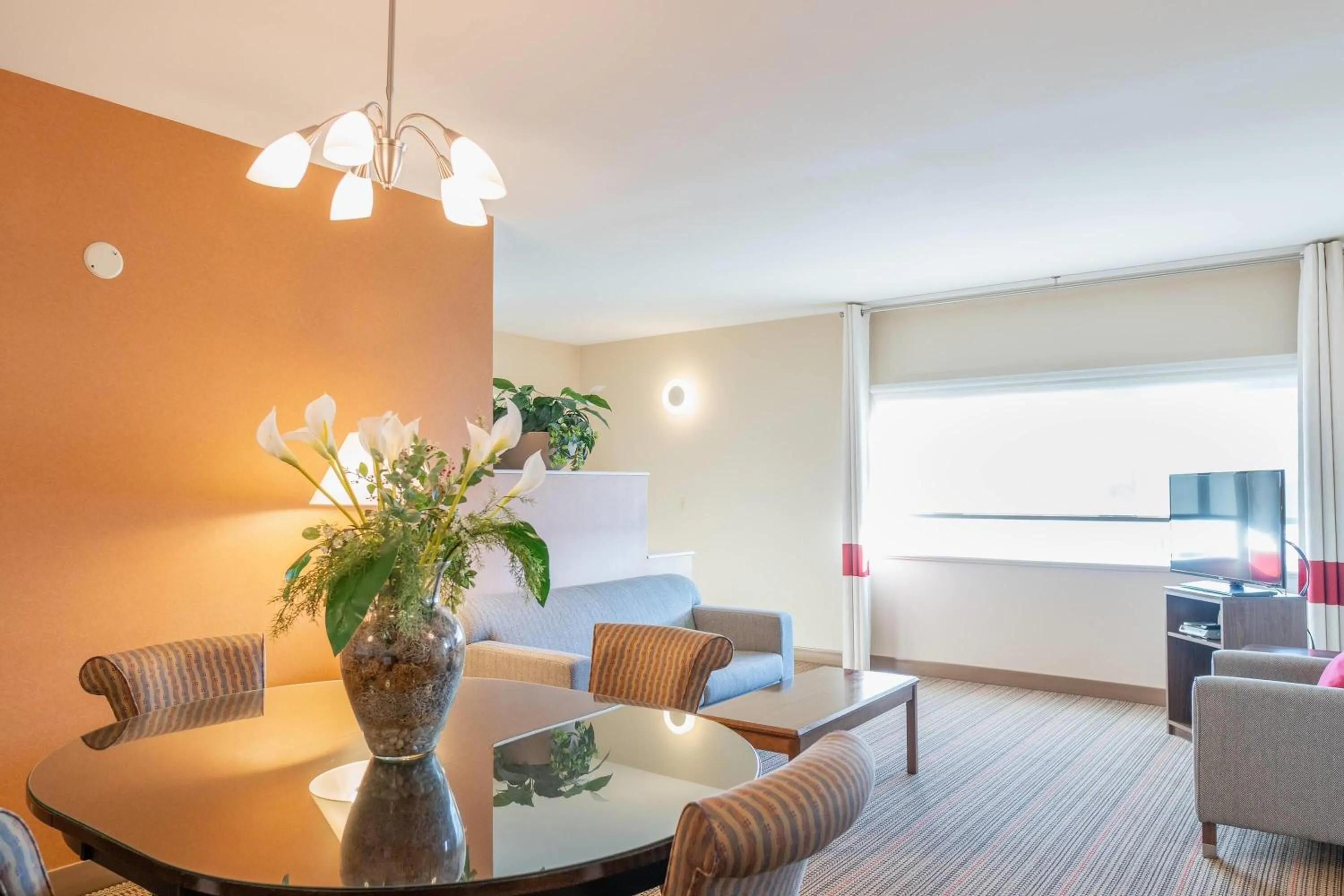 Photo of the whole room in Lakeview Signature, Trademark Collection by Wyndham